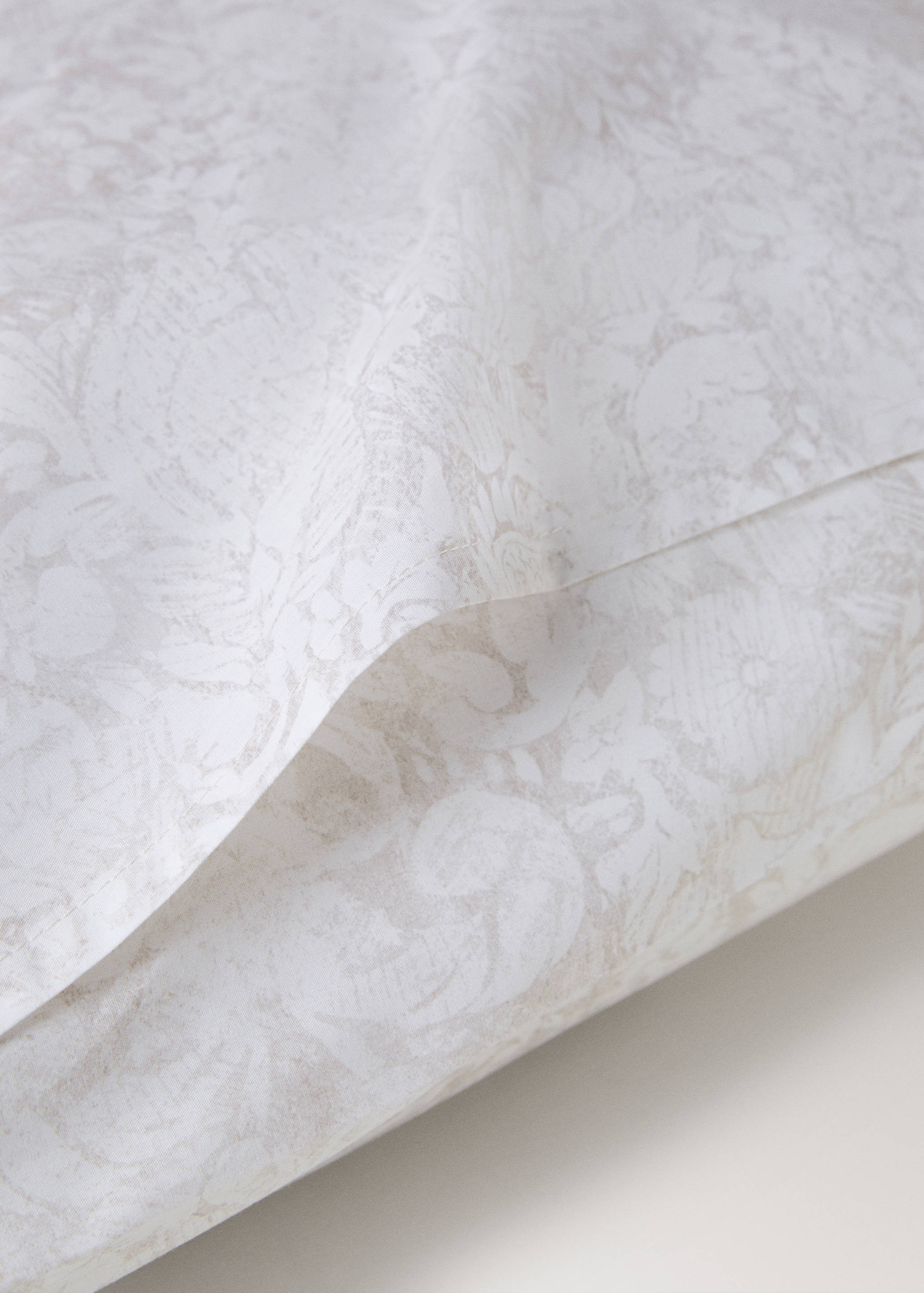 Two cotton percale pillowcases with blurred floral print 50x75 cm - Details of the article 2