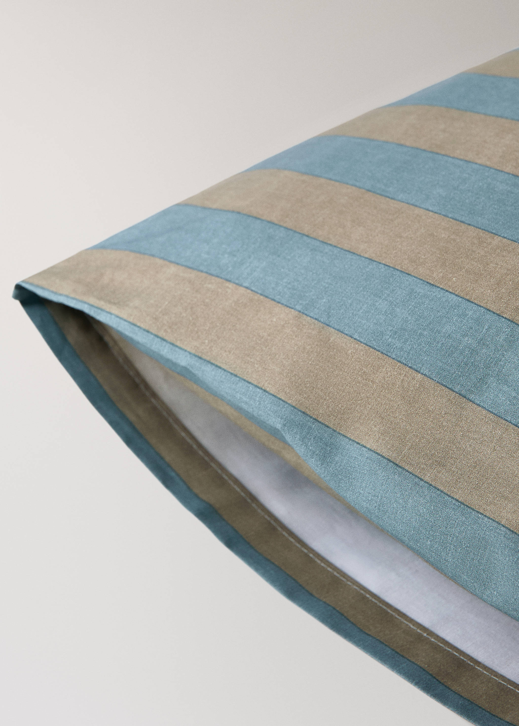 Children's striped pillowcase 50x75 cm - Details of the article 1