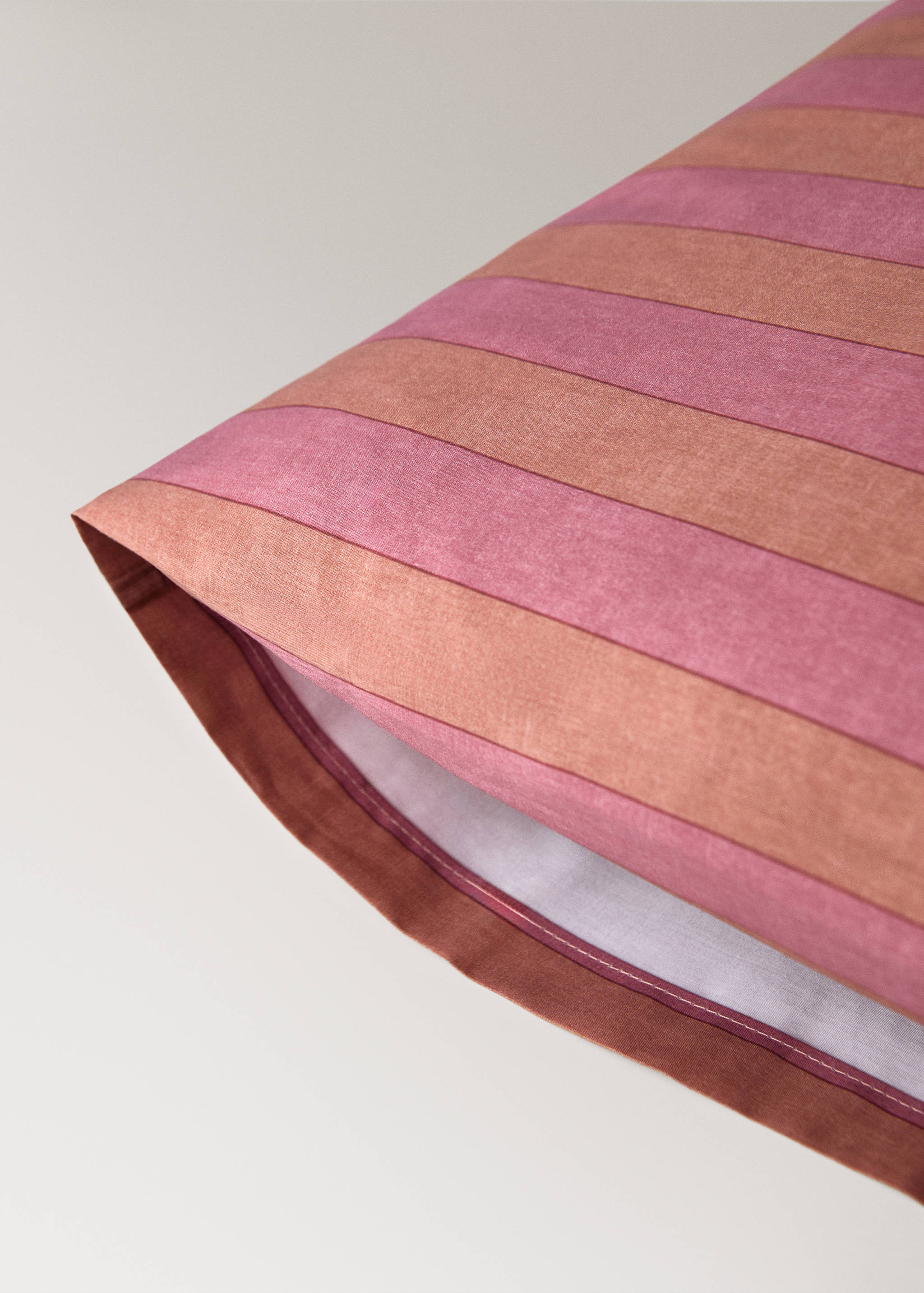 Children's striped pillowcase 50x75 cm - Details of the article 2