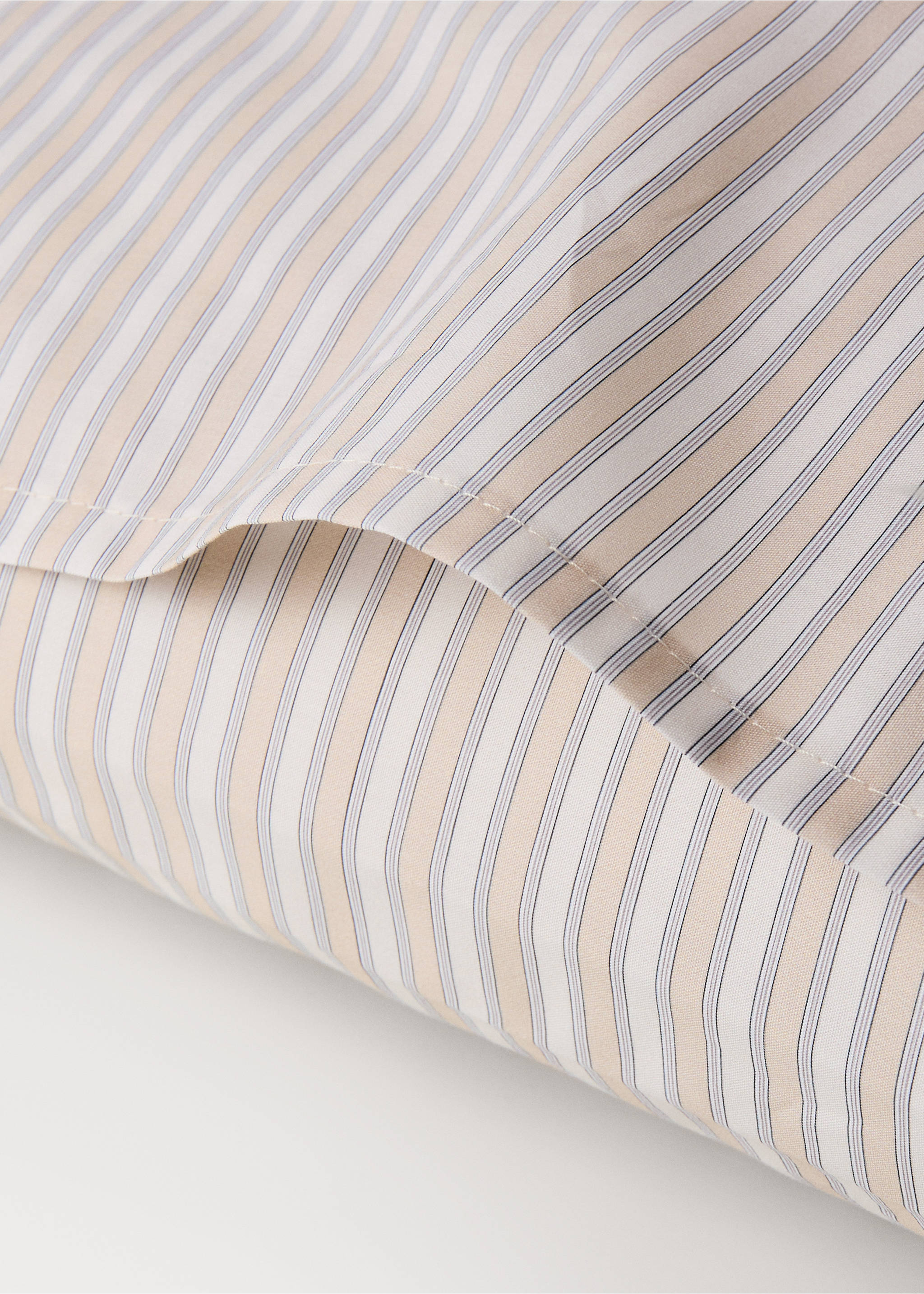 Percale cotton pillowcase with fine stripe print 60x60 cm - Details of the article 1, Vanilla. Ref: 17011607-00.