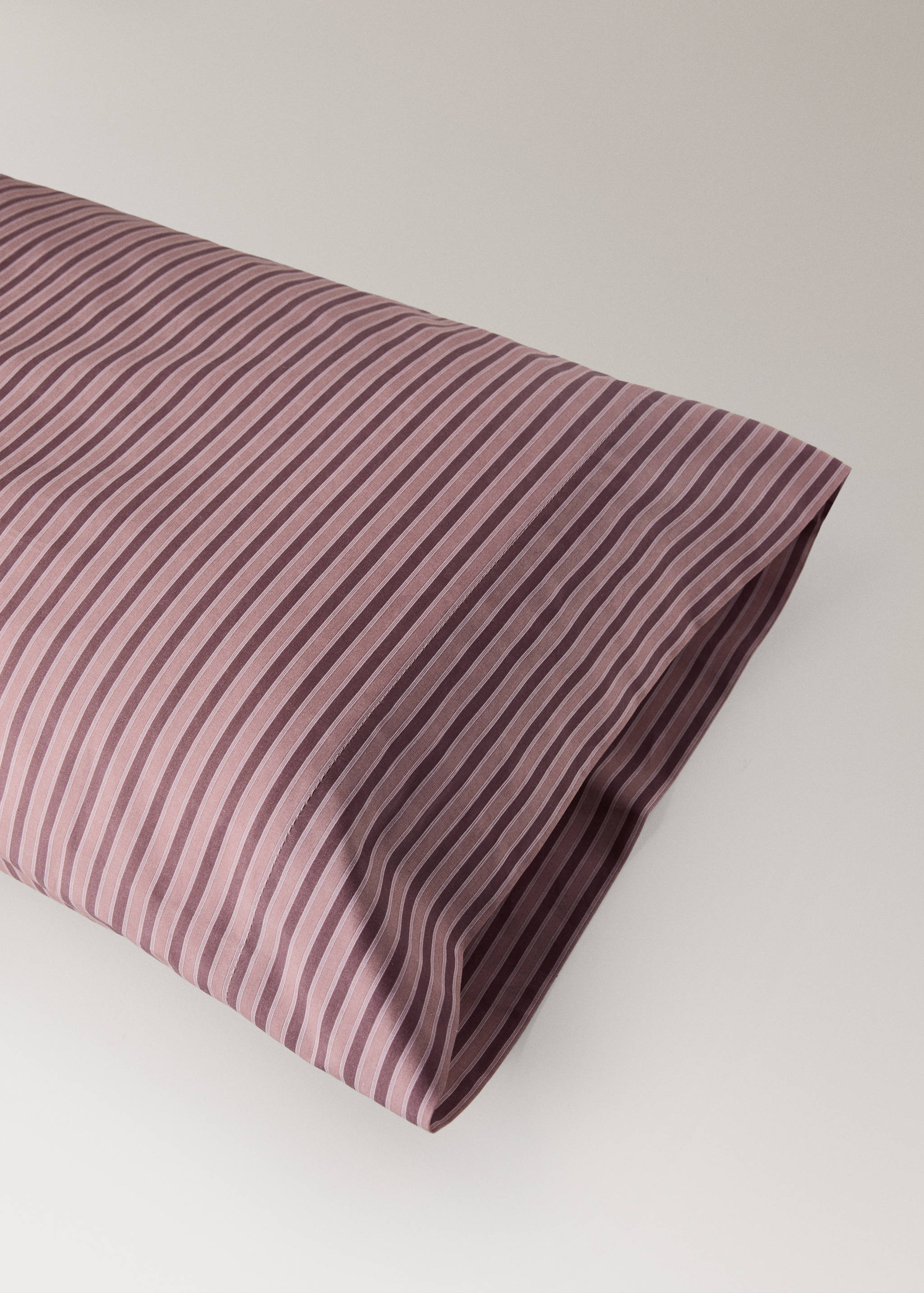 Percale cotton floral-print pillowcase 45x110 cm - Details of the article 2