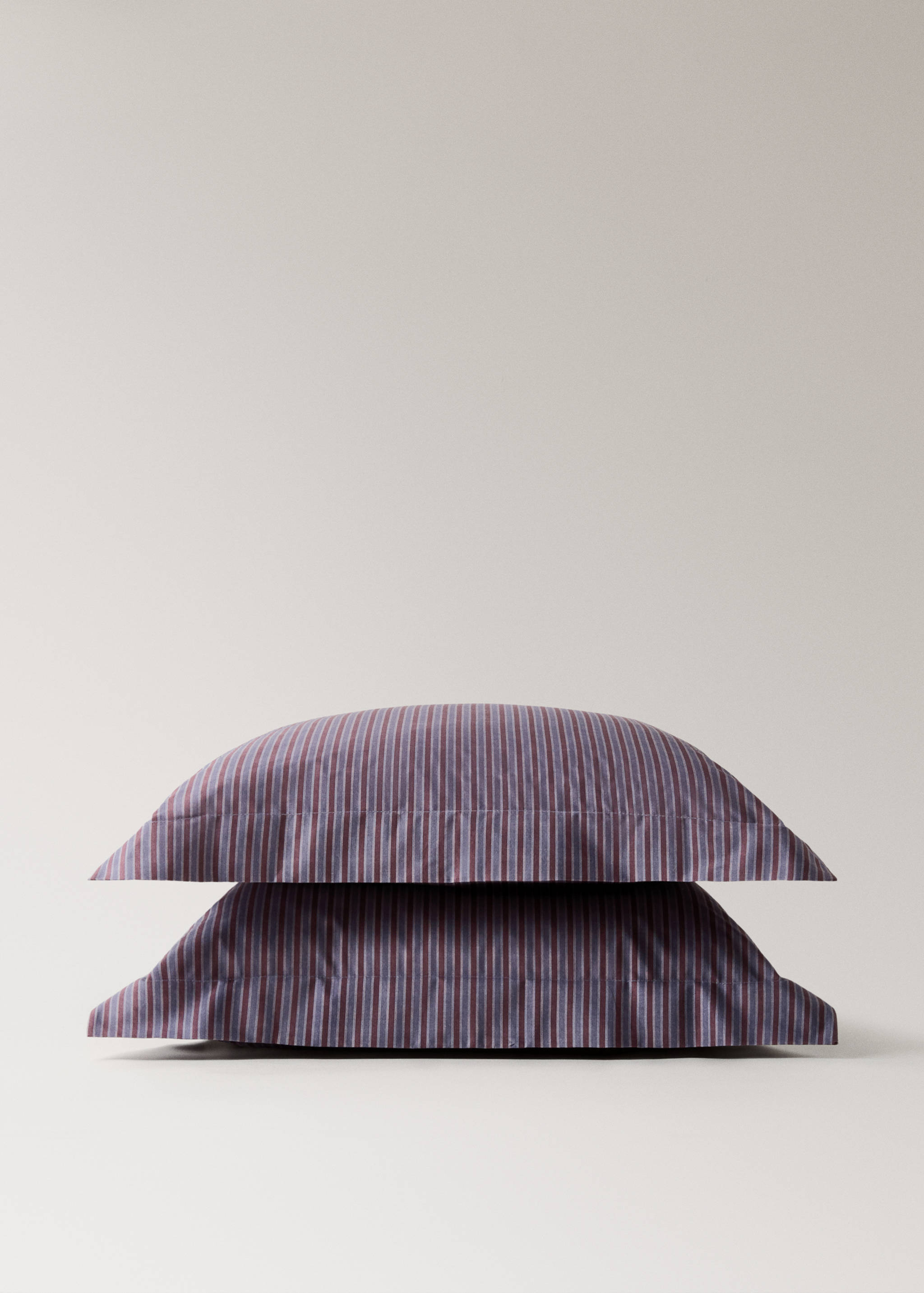 Dwie poszewki na poduszki z bawełnianego perkalu z kwiatowym wzorem 60x60cm - Szczegóły artykułu 1