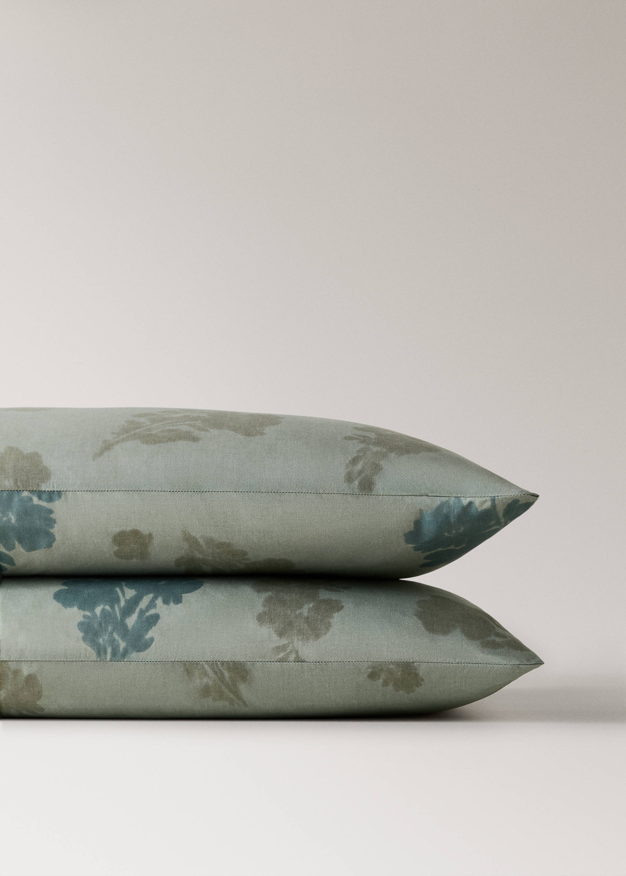 Dva povlaky na polštáře z bavlněného perkálu 200 vláken s květinovým vzorem s jemnými přechody 50x75 cm - Detail zboží 1