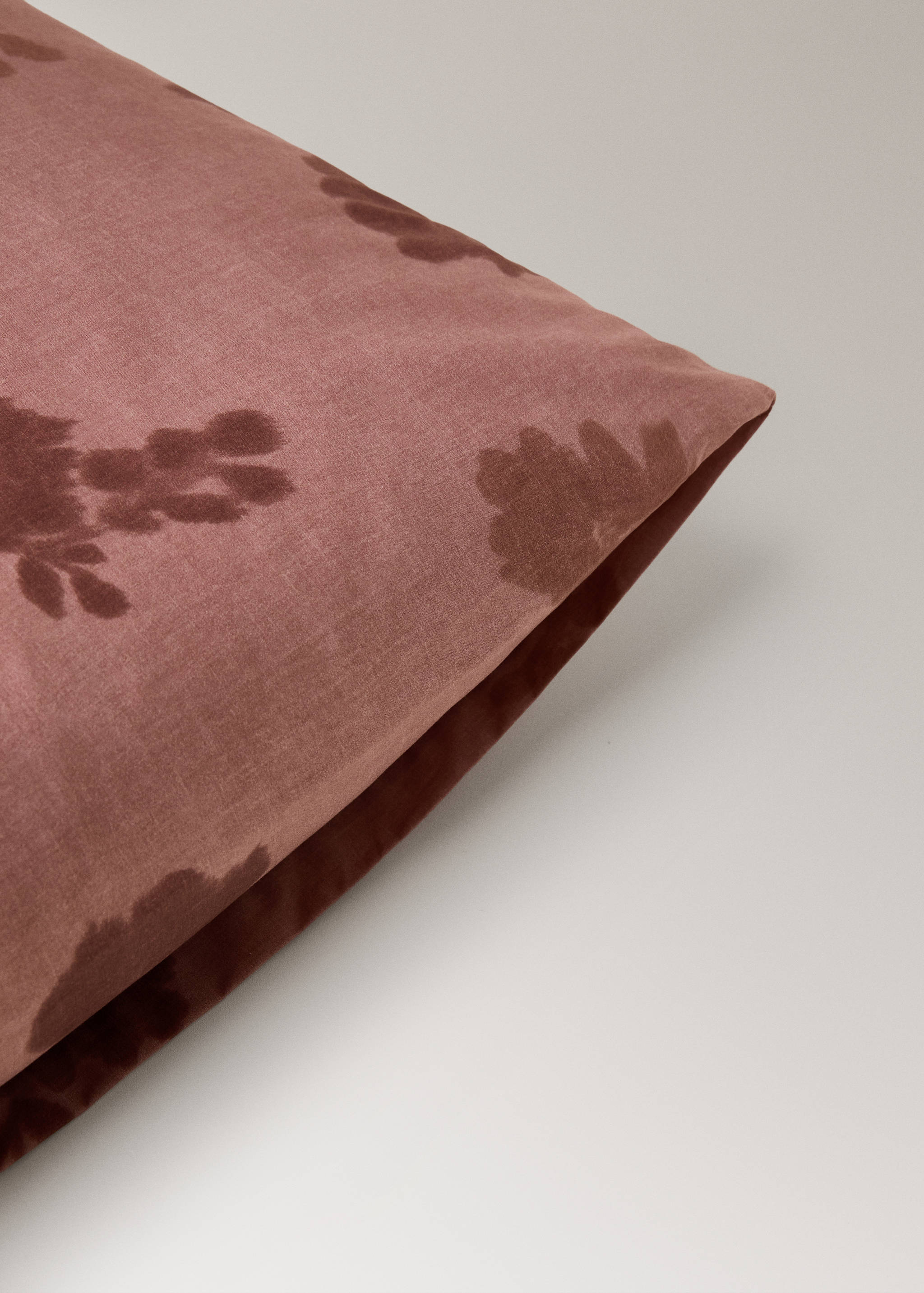 Zwei Kopfkissenbezüge aus Baumwoll-Perkal, 200er Fadendichte, verblasstes Blumenmuster, 50 x 75 cm - Detail des Artikels 2