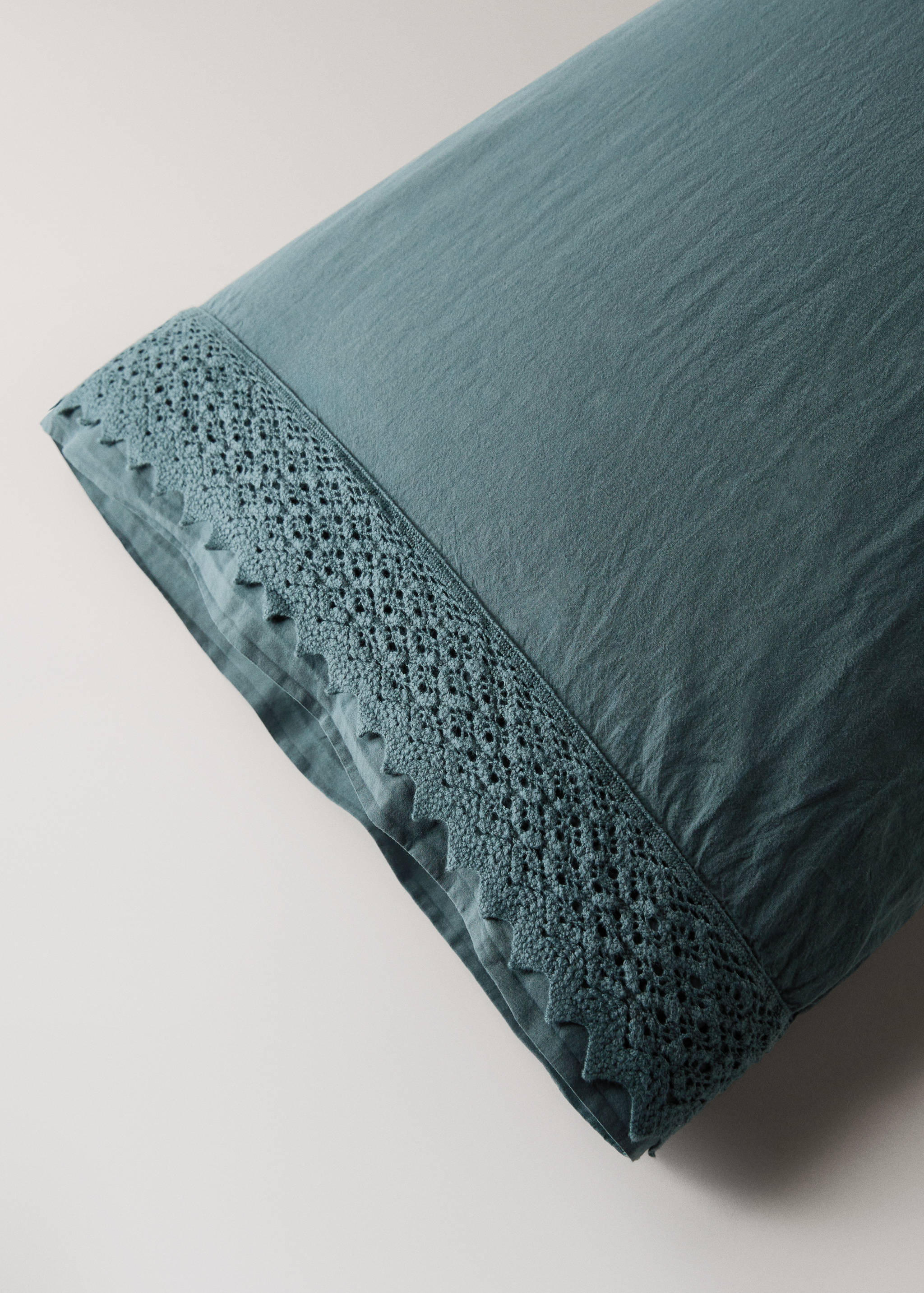 Washed cotton pillowcase with lace trim 45x110 cm - Details of the article 1