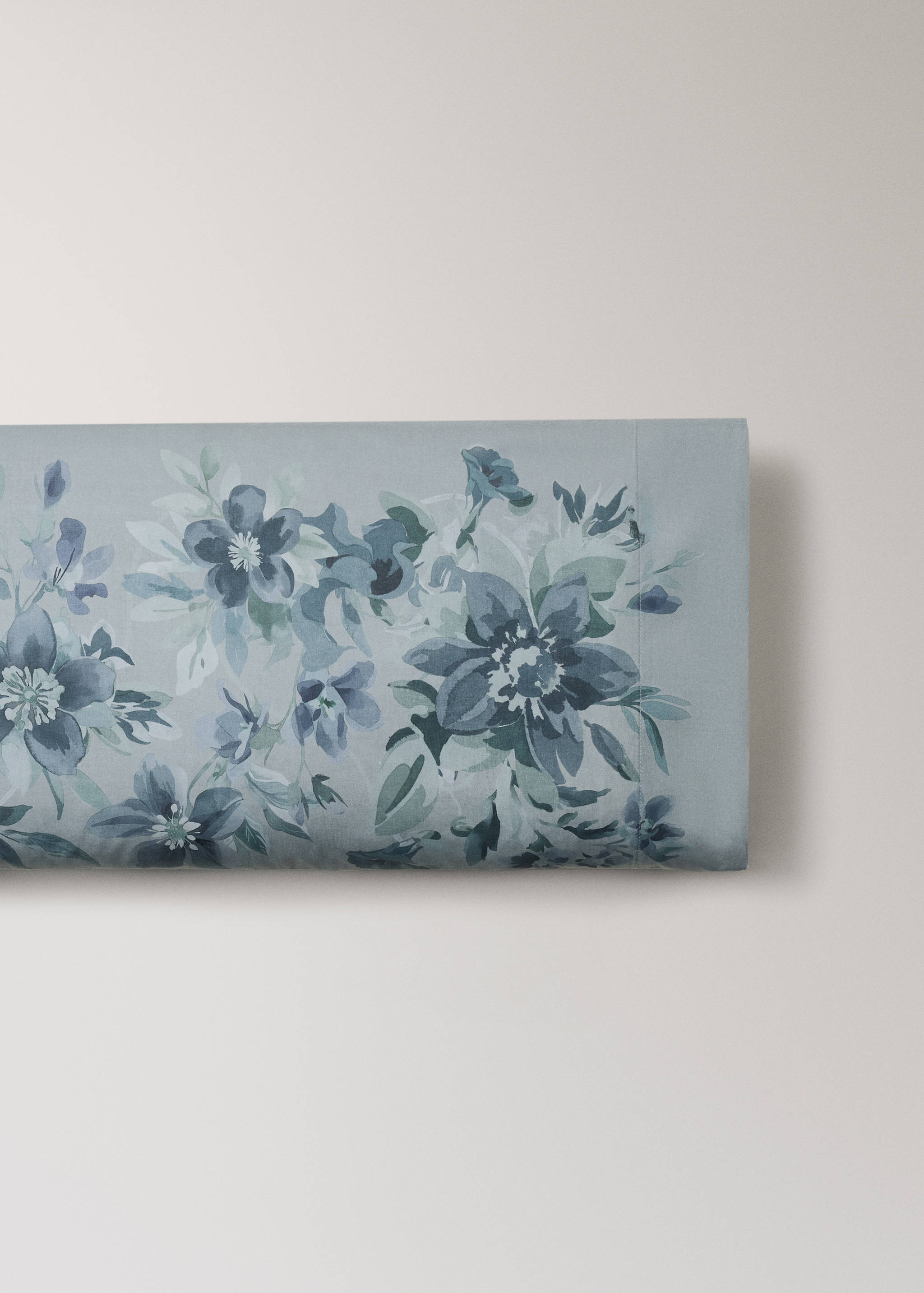 Percale cotton watercolour floral-print pillowcase 17.72x43.31 in - Article without model