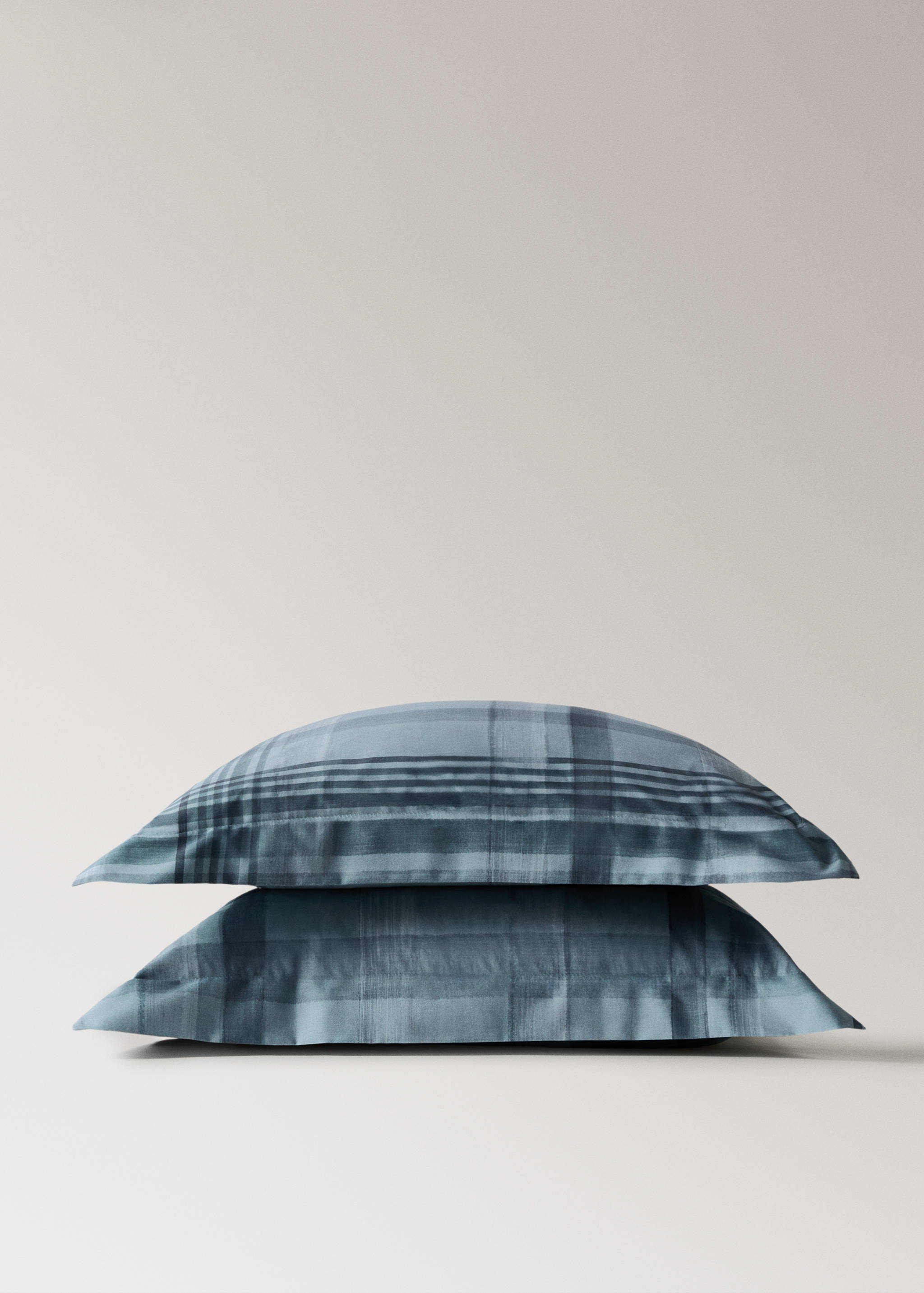 Percale cotton watercolour check-print pillowcase 60x60 cm - Details of the article 1