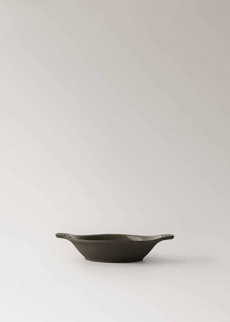 Recycled stoneware casserole dish — Medium Brown
