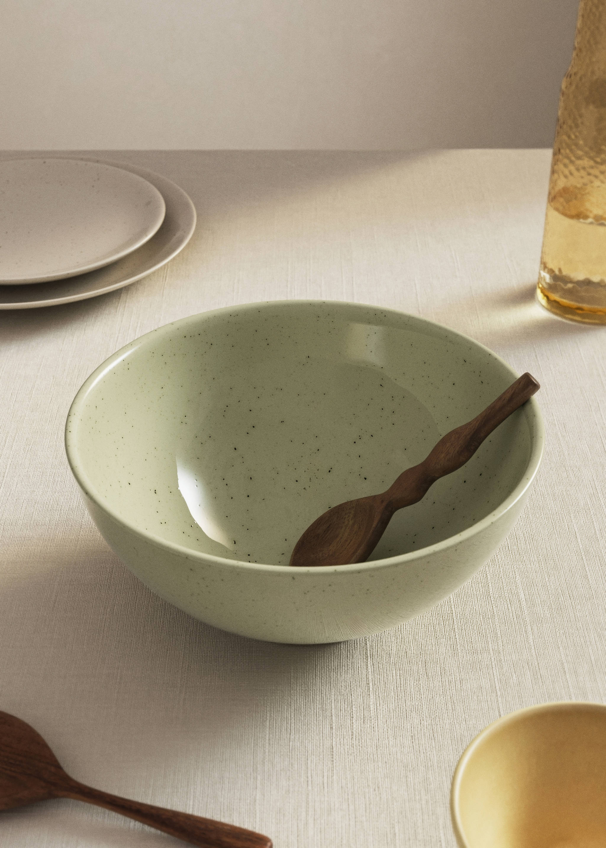 Travessa de grés com pontos - Plano geral