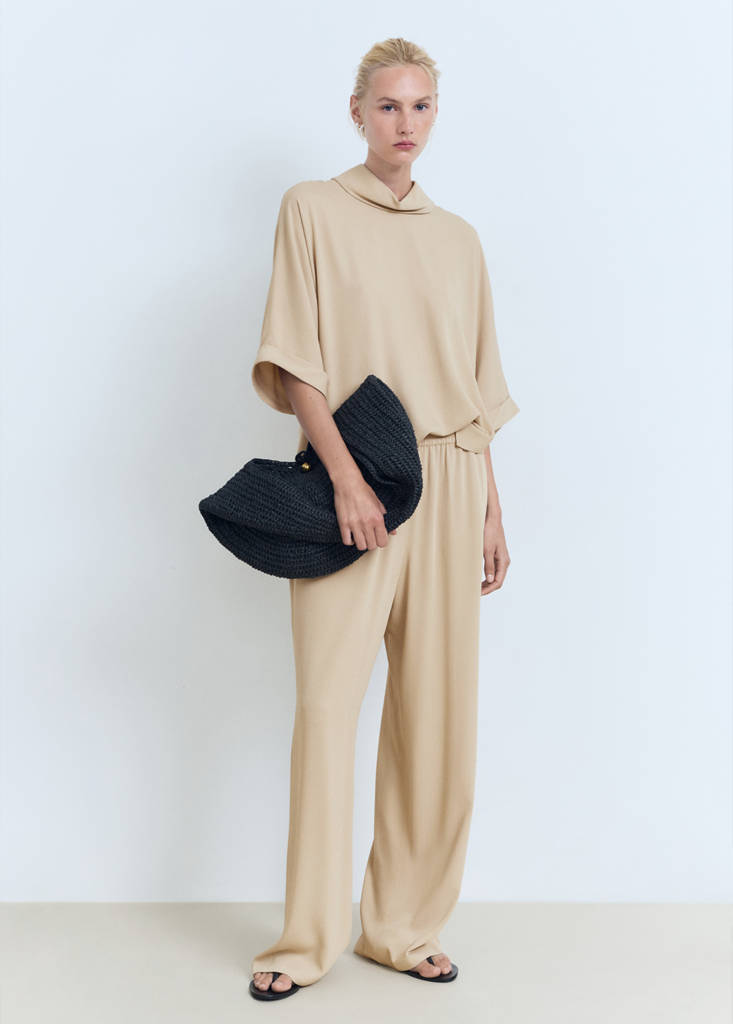 Straight-fit trousers with elastic waist — Beige
