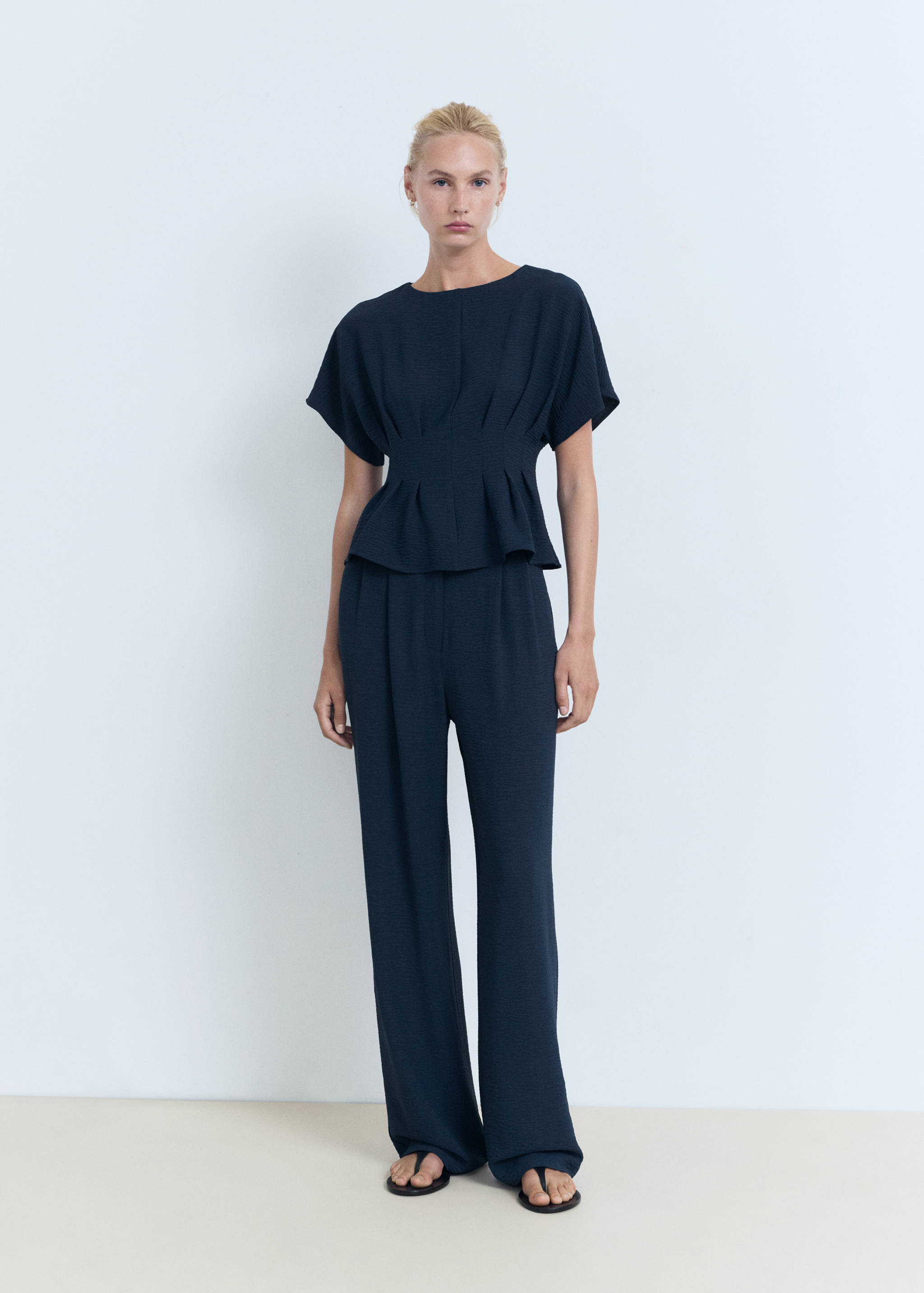 Straight-fit pleated pants - General plane