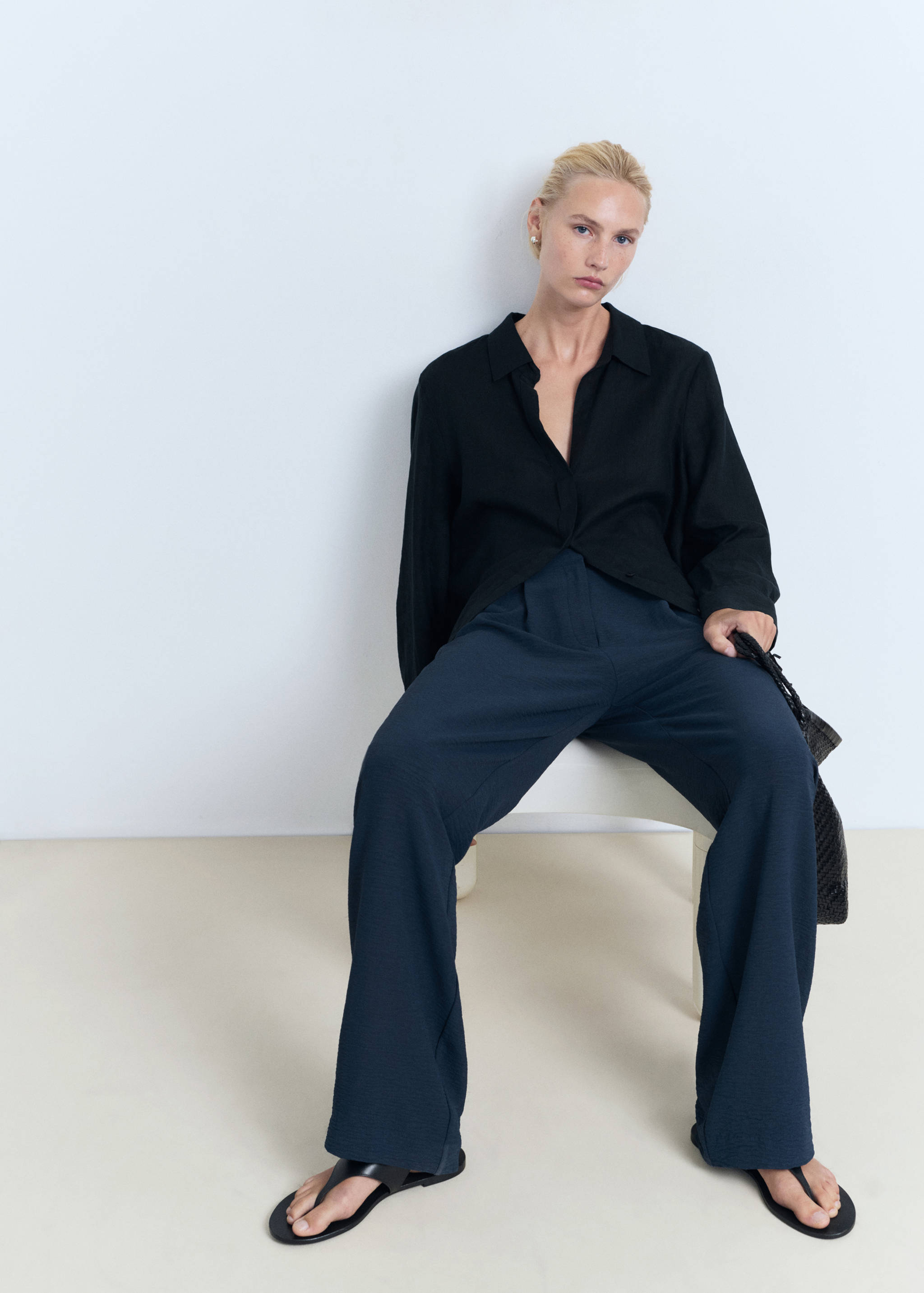 Straight-fit pleated pants - Details of the article 2