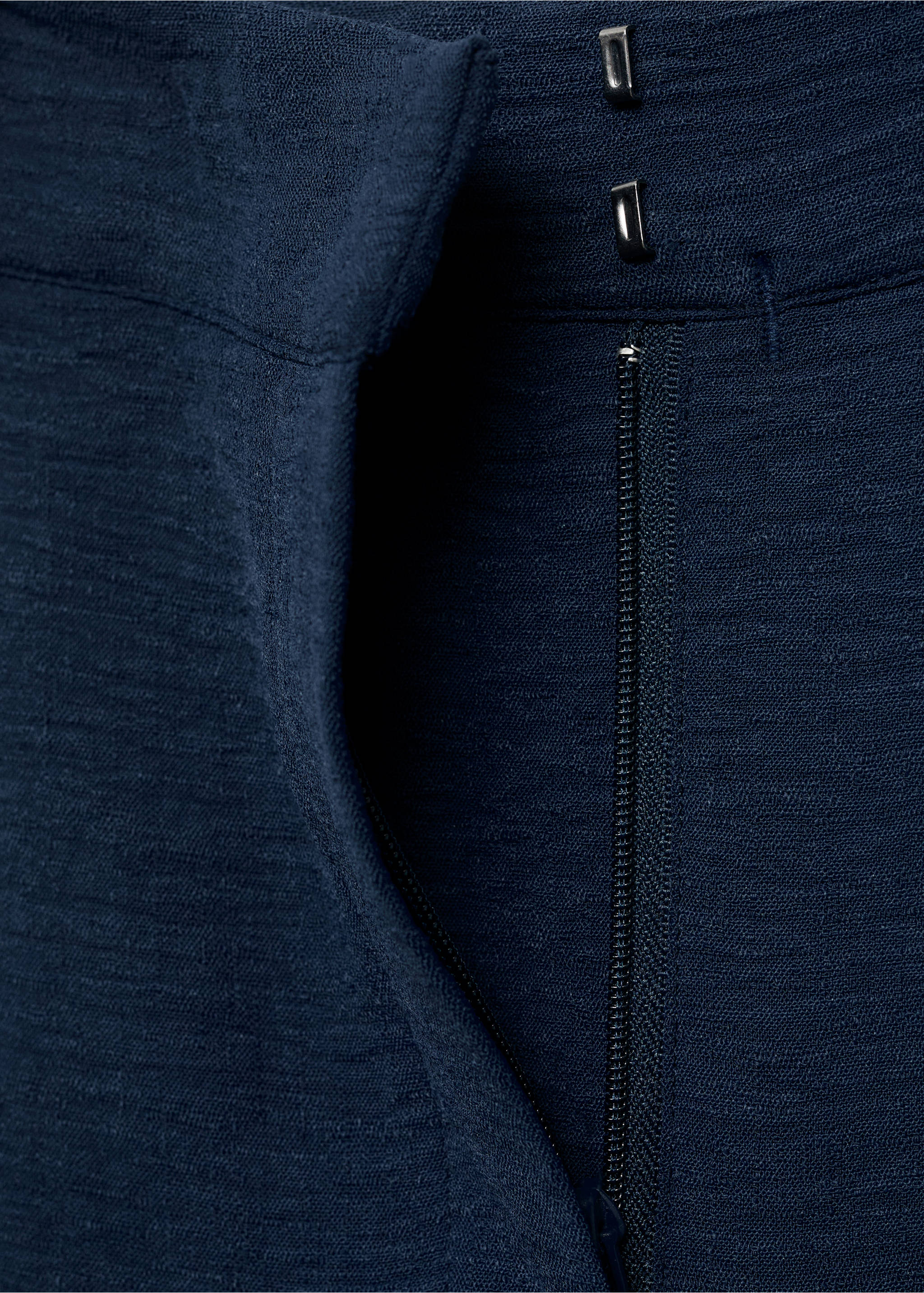 Прямые брюки с защипами - Деталь изделия 0, Глубокий темно-синий. Ref: 17012540-00.