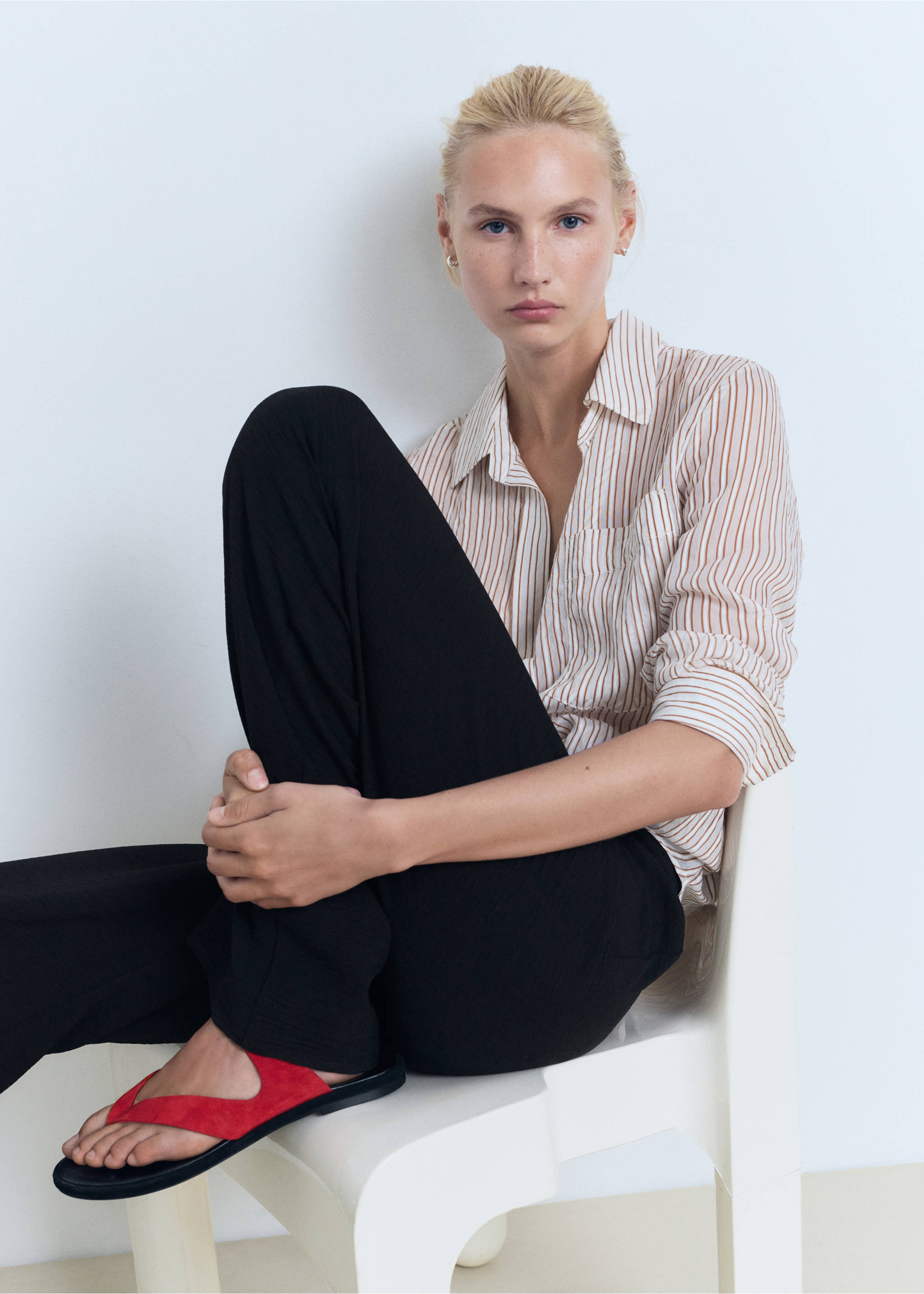 Прямые брюки с защипами - Деталь изделия 2, Черный. Ref: 17012540-00.