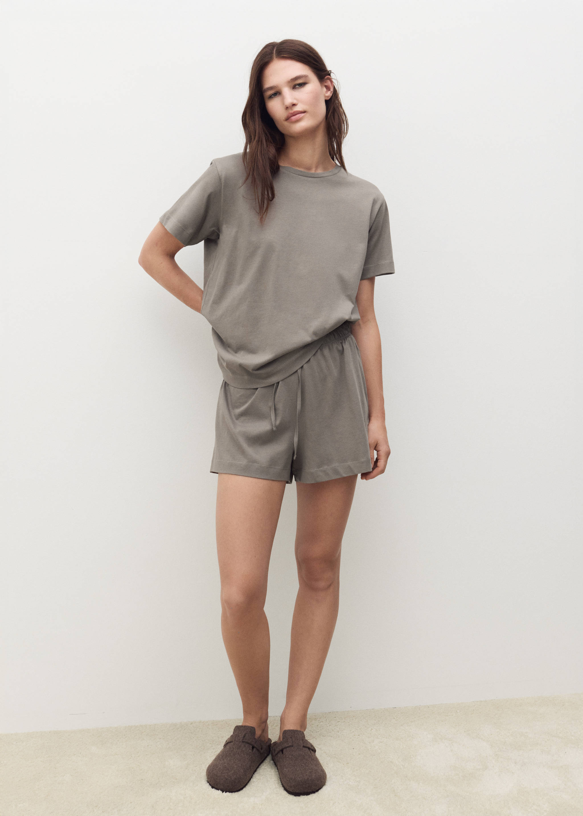Cotton two-piece short-sleeved pyjamas - General plane
