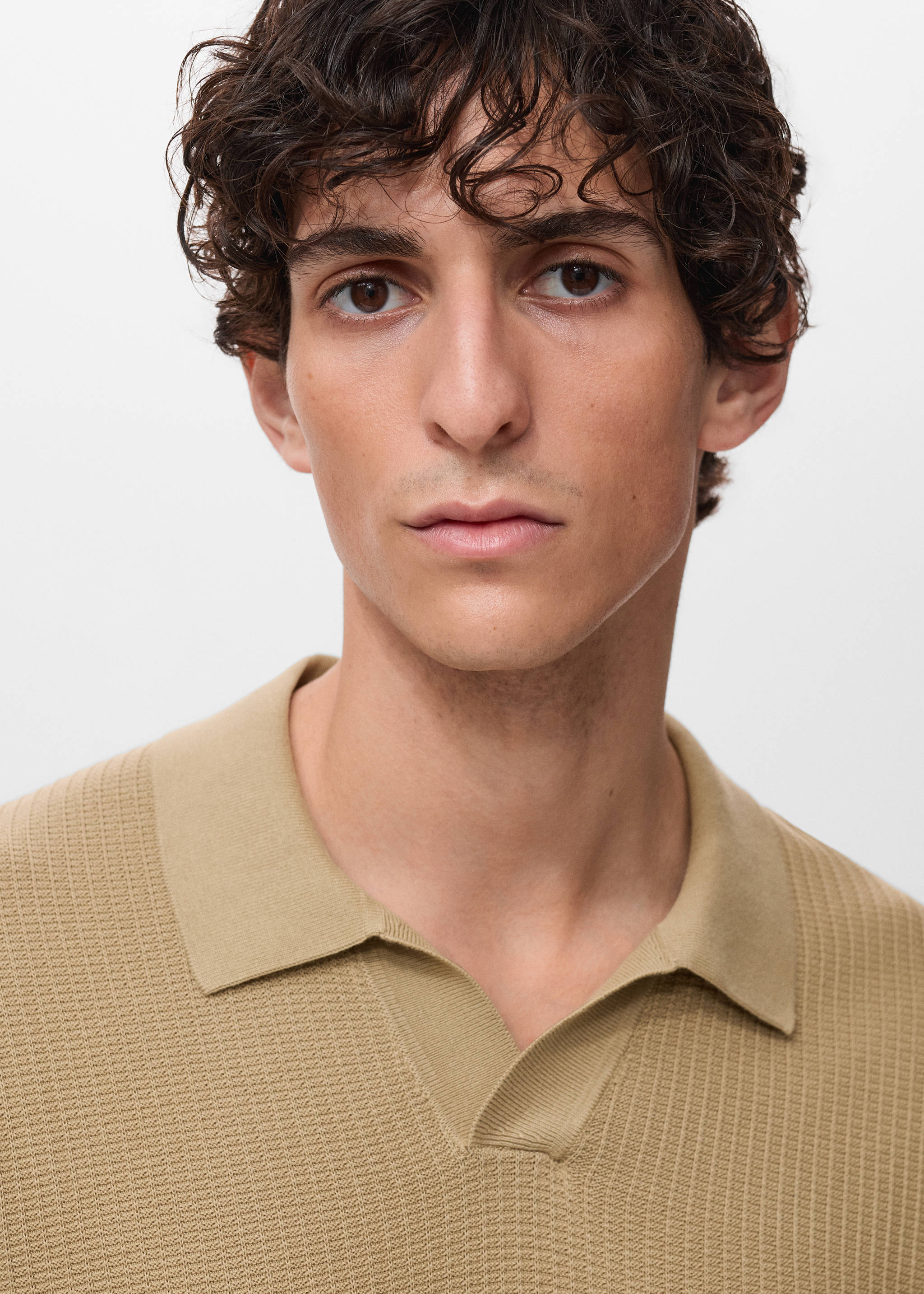 Structured cotton knitted polo shirt - Details of the article 1