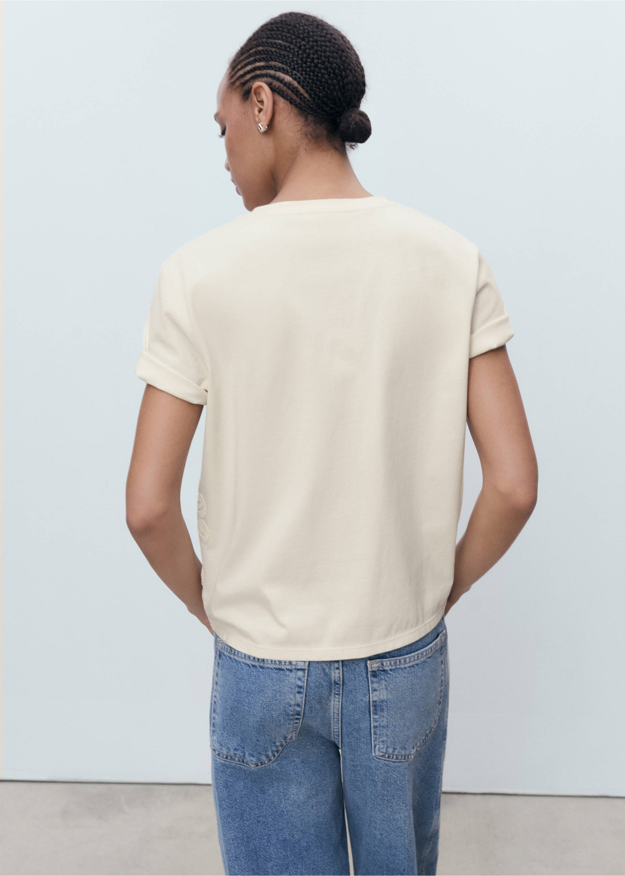 Floral-embroidered cotton t-shirt - Reverse of the article, Ecru. Ref: 17012910-00.