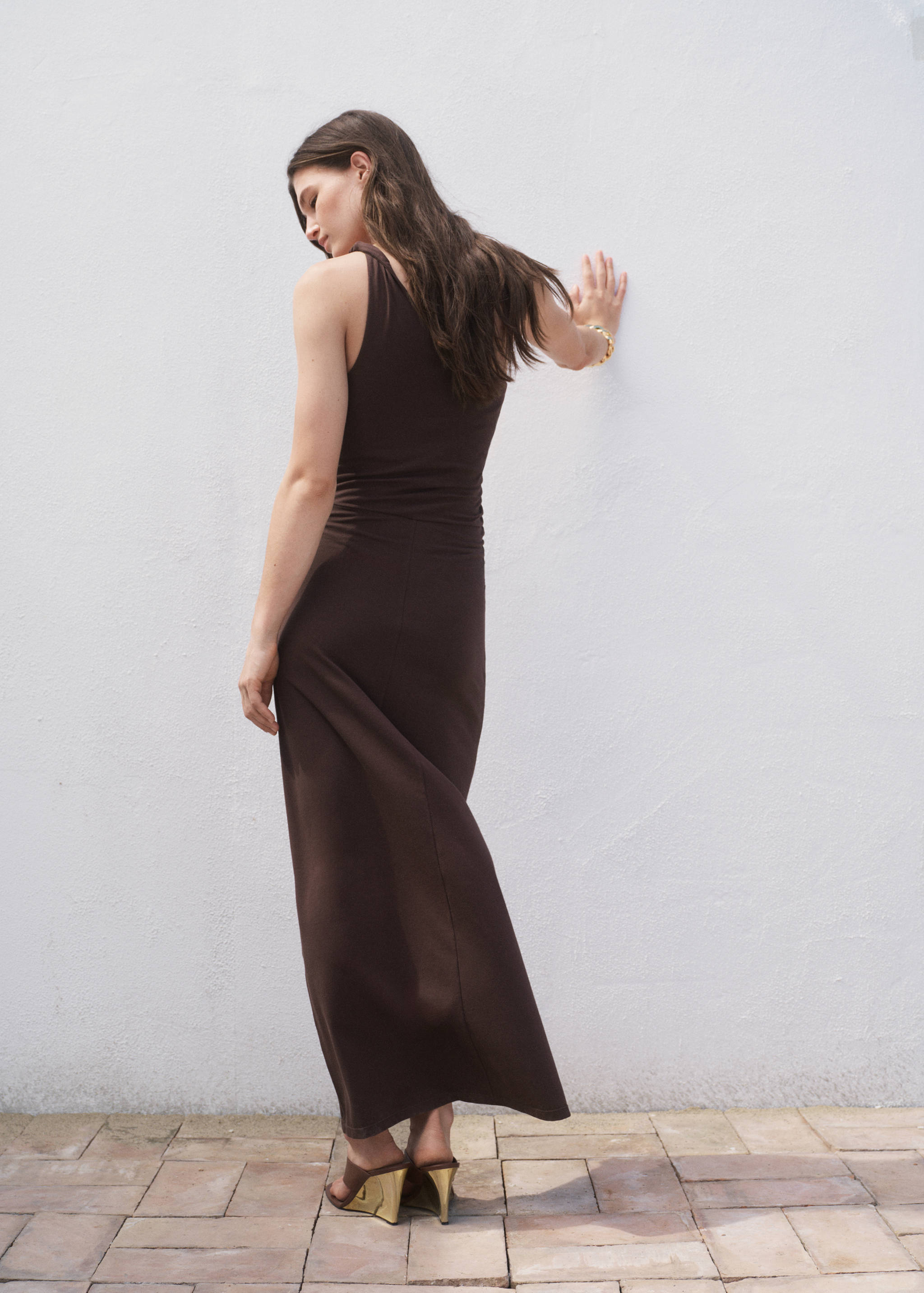 Asymmetrical dress with gathered strap - Reverse of the article