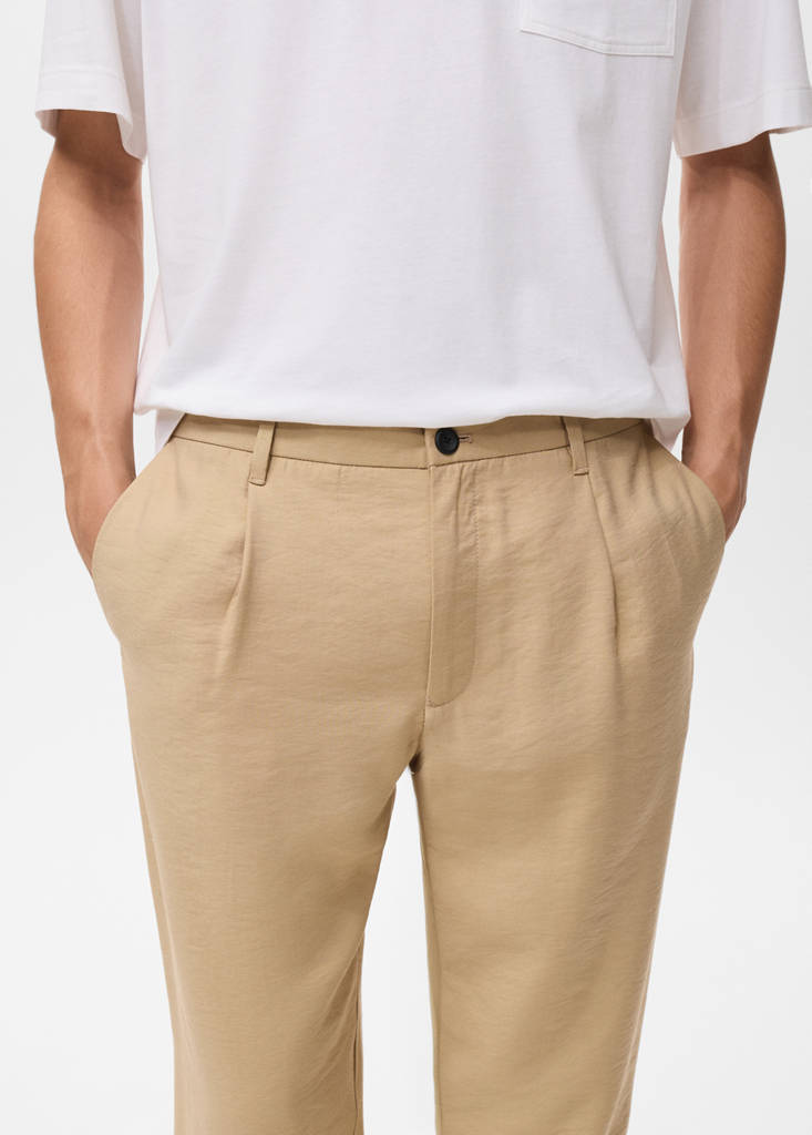 Straight-fit pleated trousers — Beige