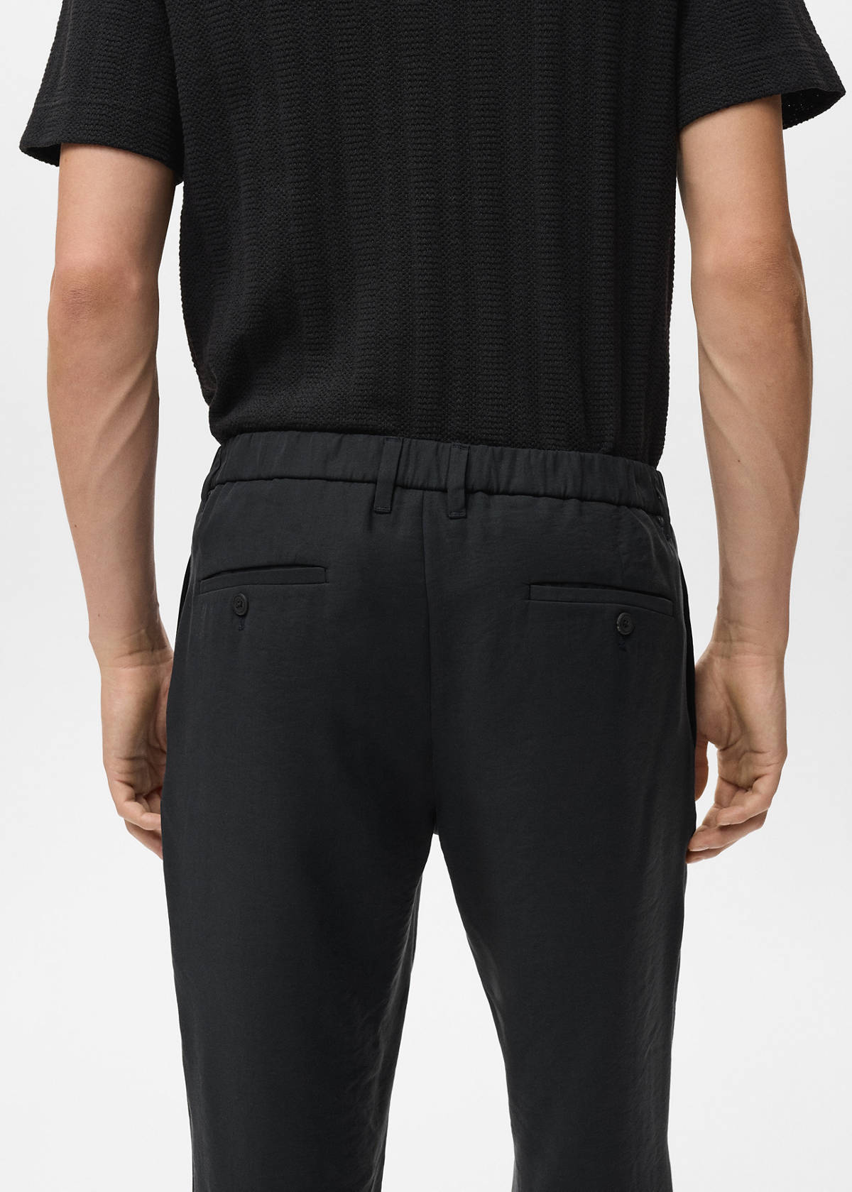 Straight-fit pleated trousers — Black