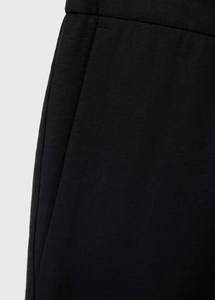 Straight-fit pleated trousers — Black