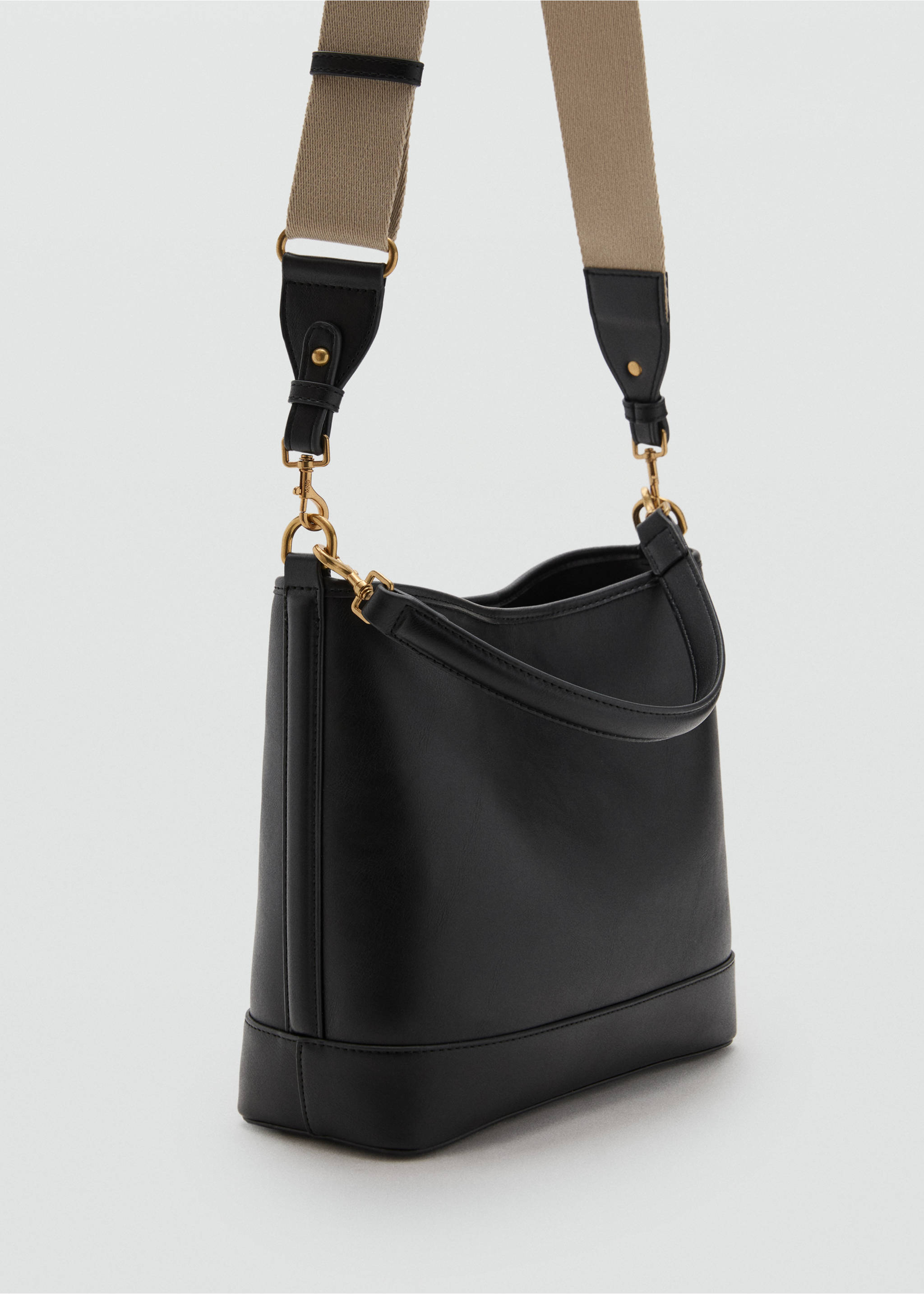Grand sac seau - Plan moyen, Noir. Ref: 17012927-00.