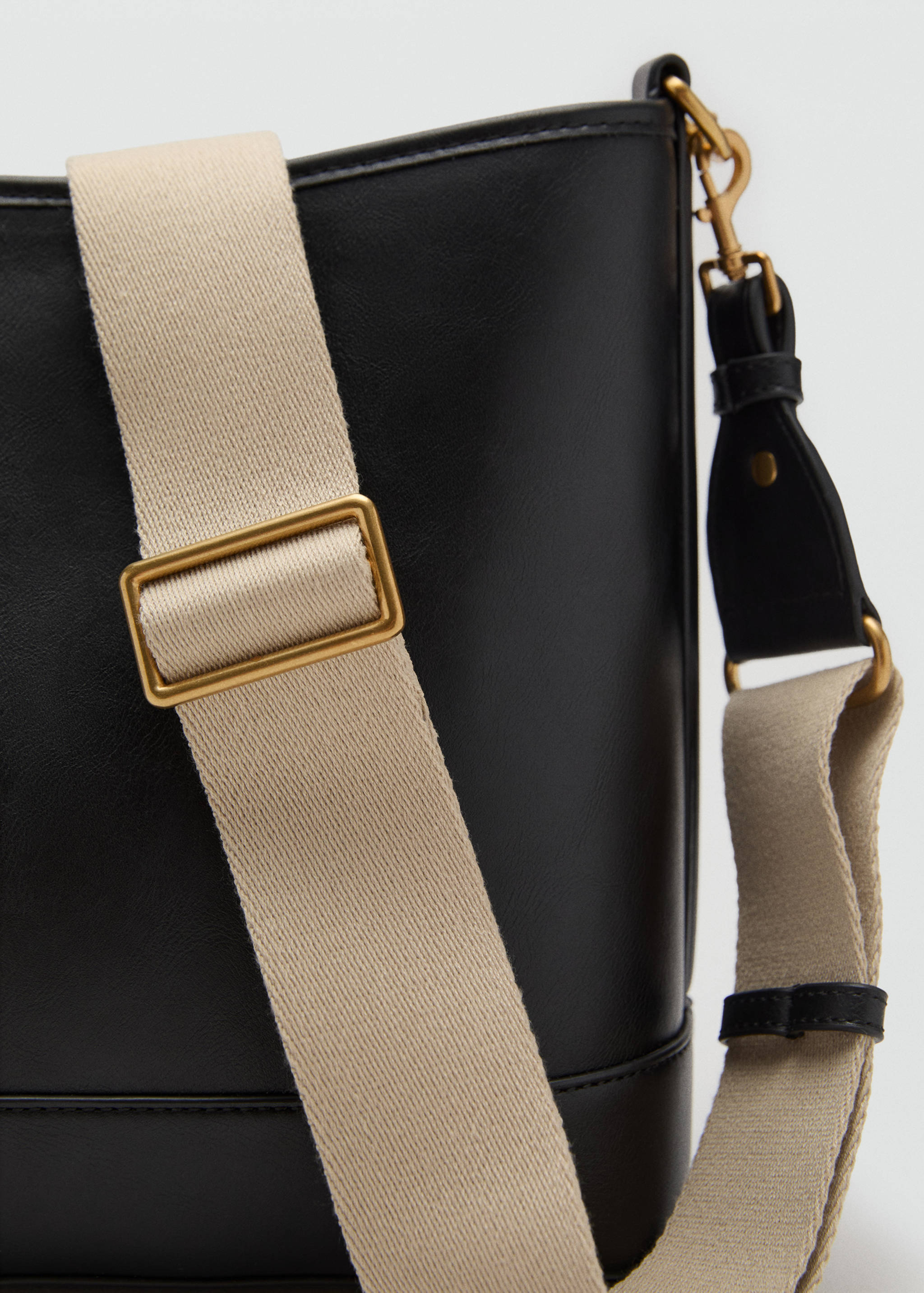 Large bucket bag - Details of the article 1