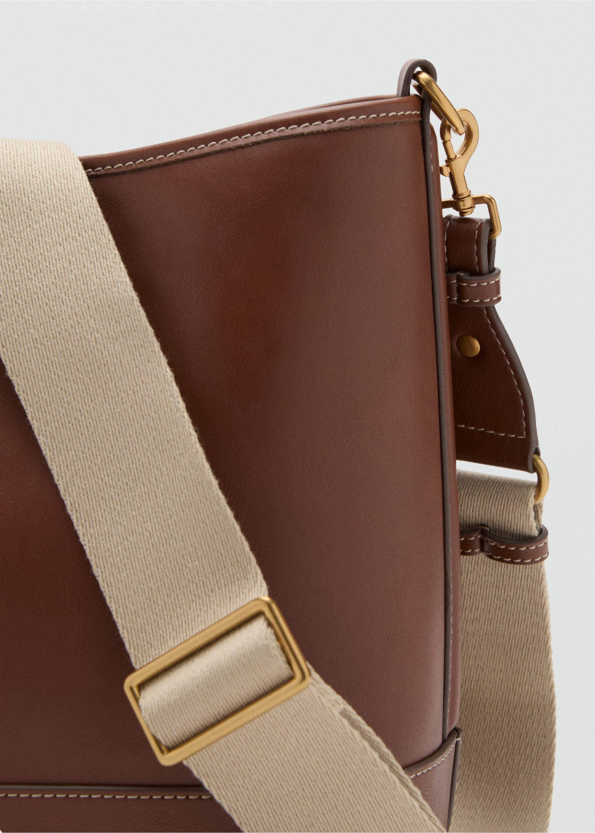 Large bucket bag - Details of the article 1, Leather. Ref: 17012927-00.