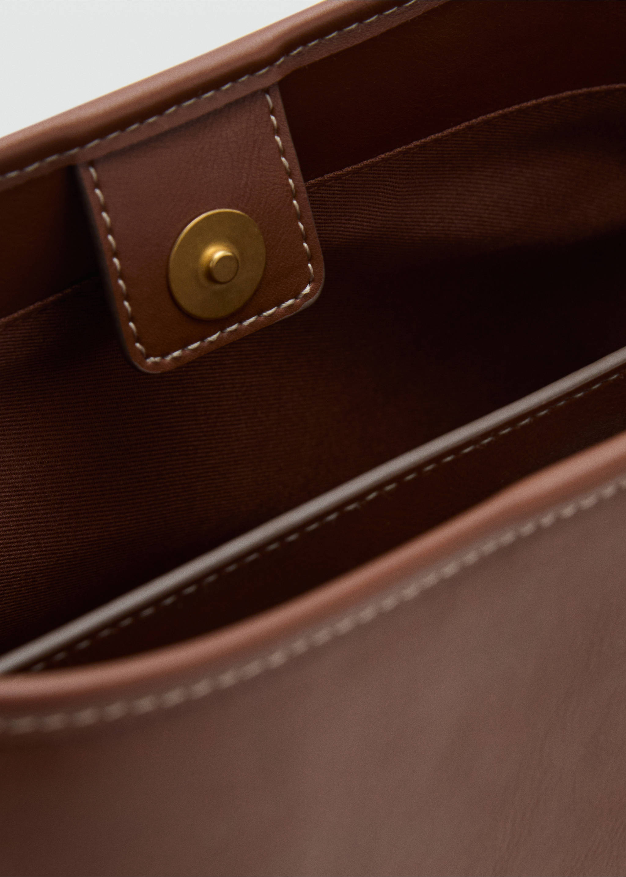 Large bucket bag - Details of the article 2, Leather. Ref: 17012927-00.