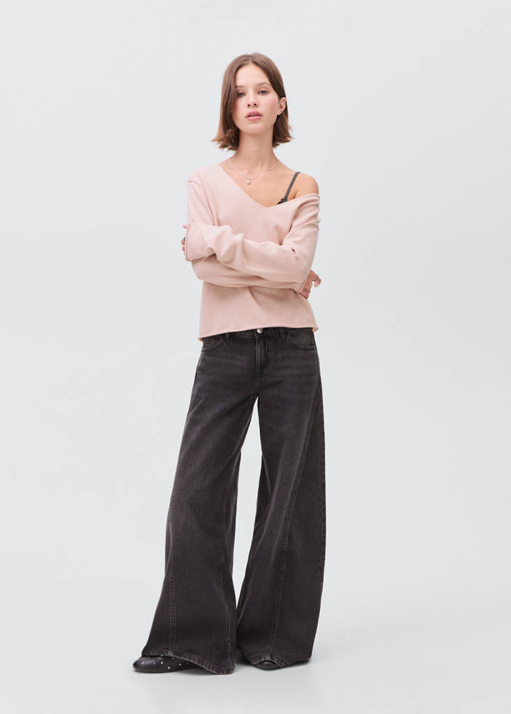 V-neck knit sweater — Pastel Pink