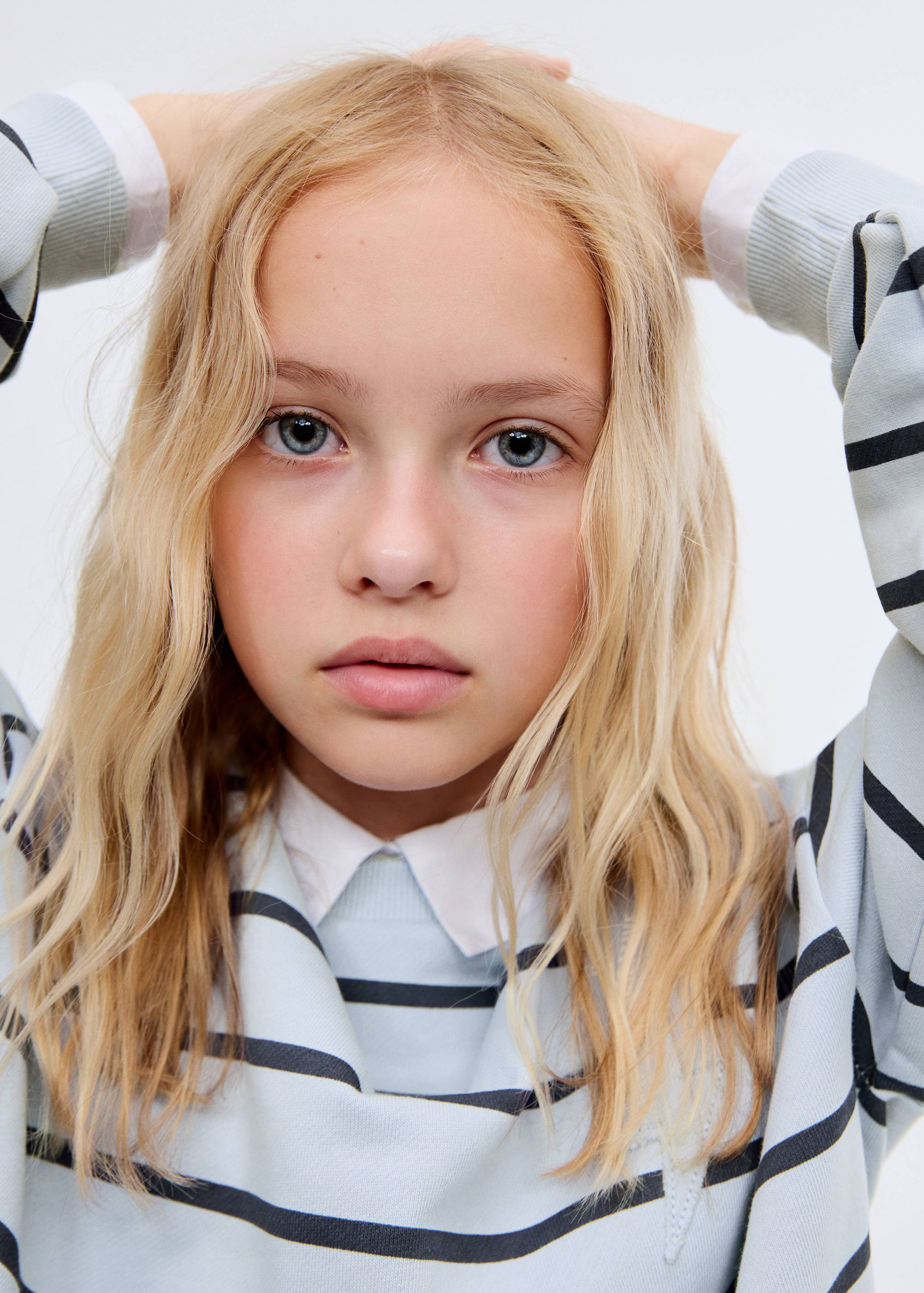 Sweat-shirt brodé rayures - Détail de l'article 1