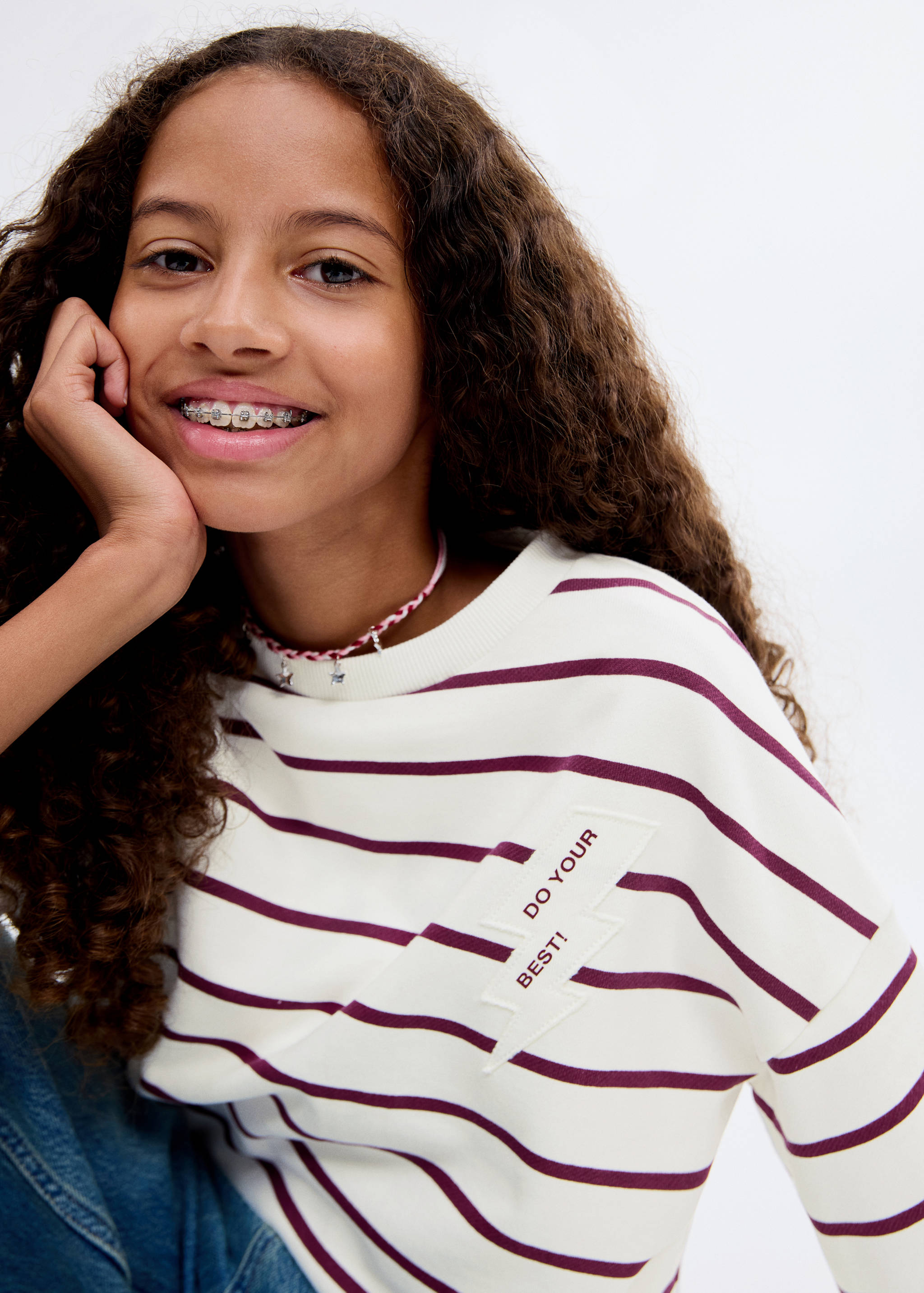 Sweat-shirt brodé rayures - Plan moyen