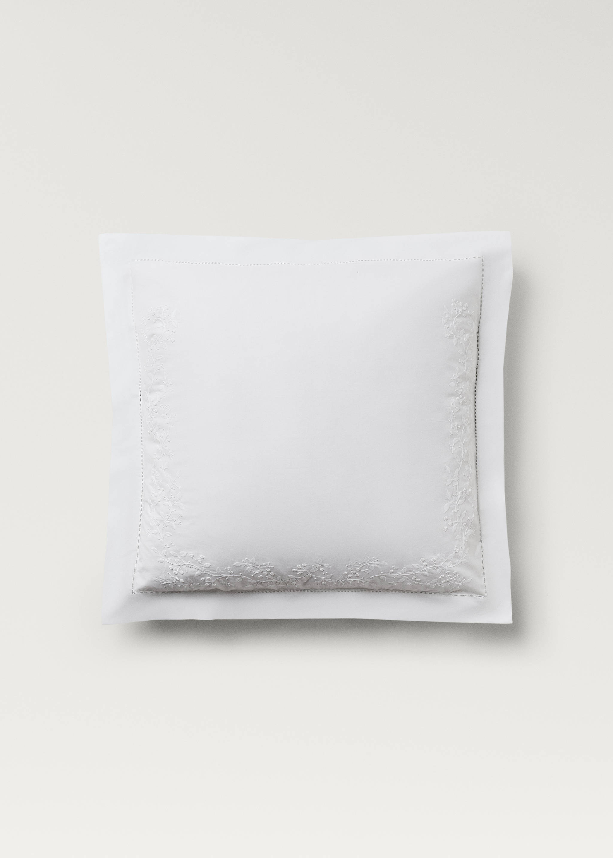 Two cotton percale pillowcases with embroidered flowers 60x60 cm - Article without model