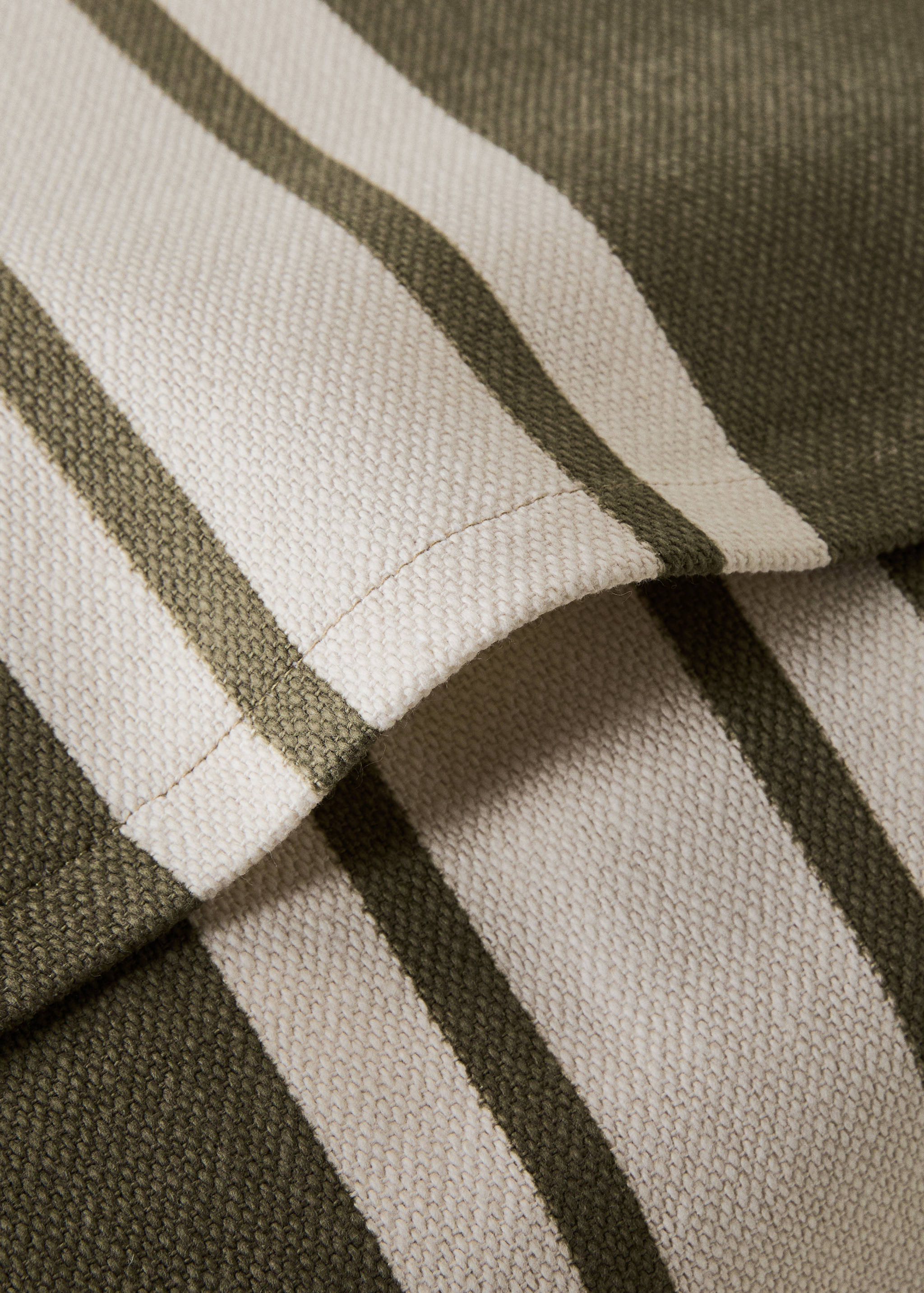 Cotton cushion cover with printed stripes 45x45 cm - Details of the article 4