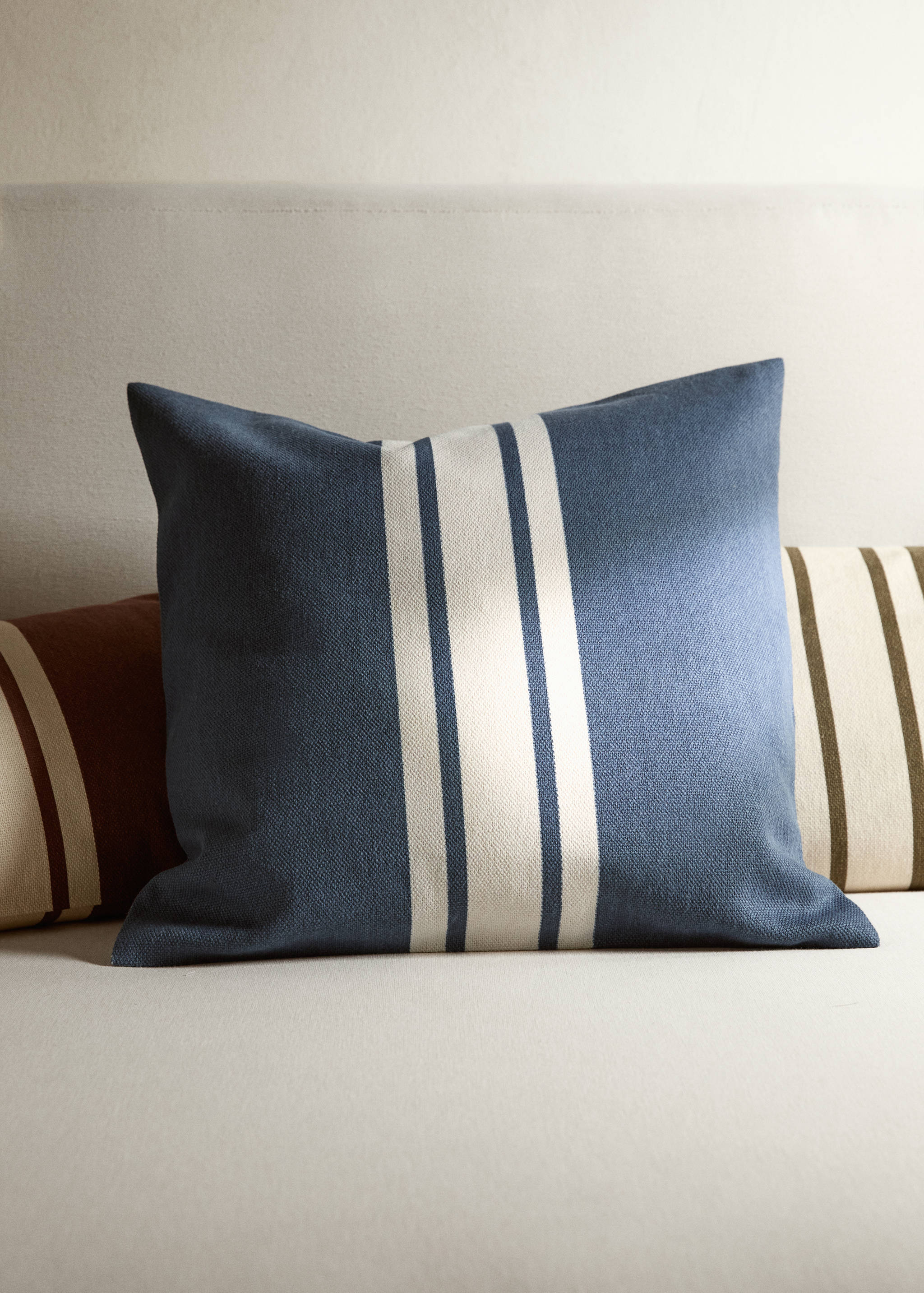 Cotton cushion cover with printed stripes 45x45 cm - General plane