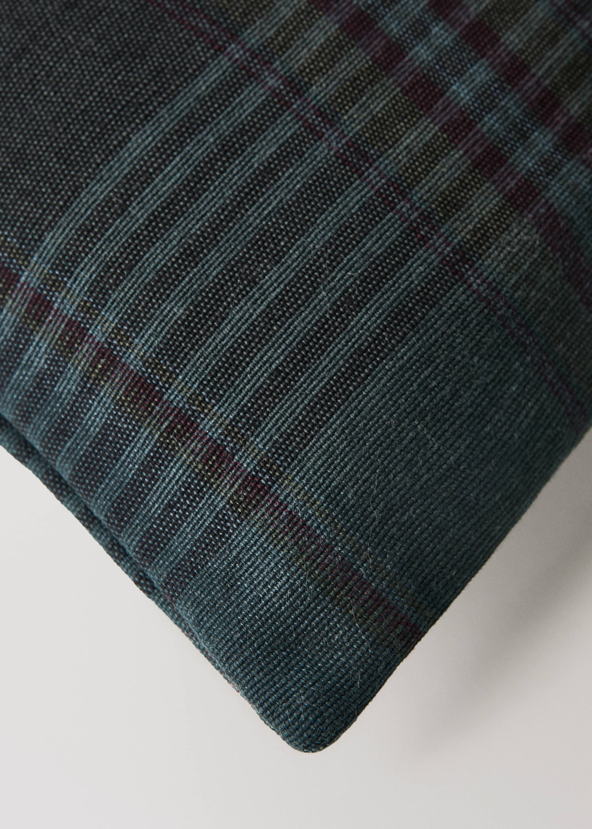 Overdyed check cushion cover 50x50cm - Details of the article 3