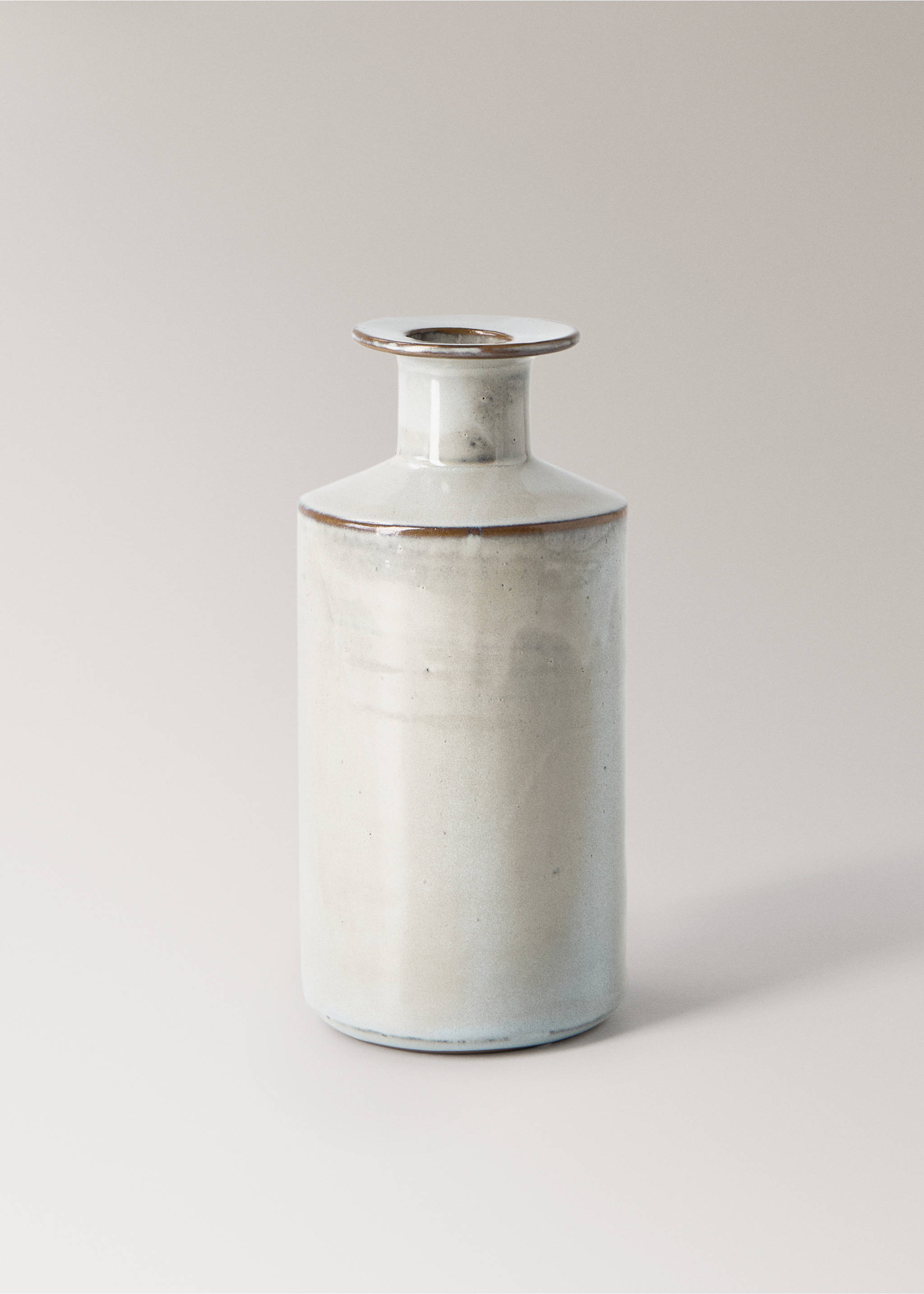 Large stoneware vase with bottle design - Article without model, White. Ref: 17013320-00.