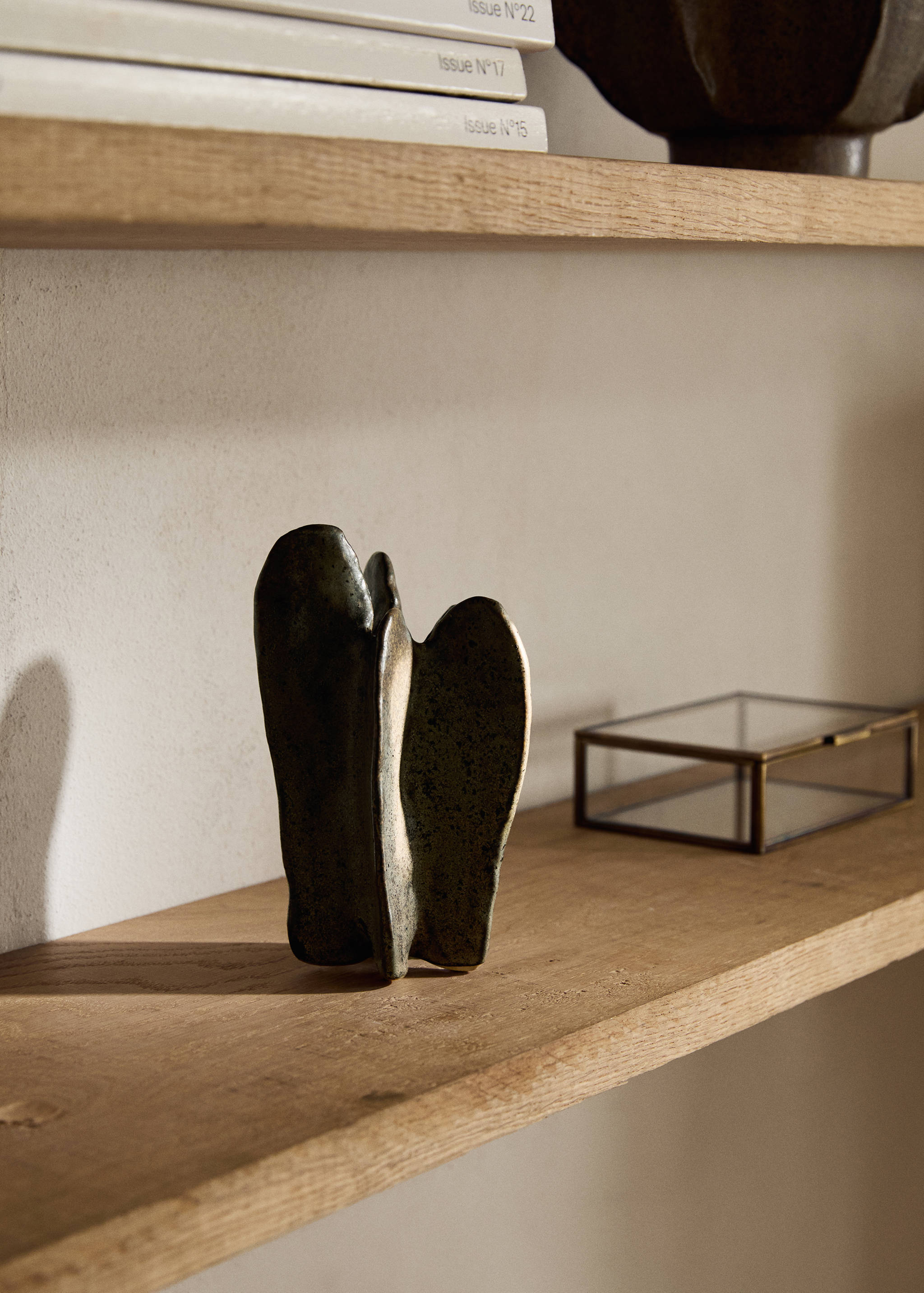 Organic stoneware vase - General plane