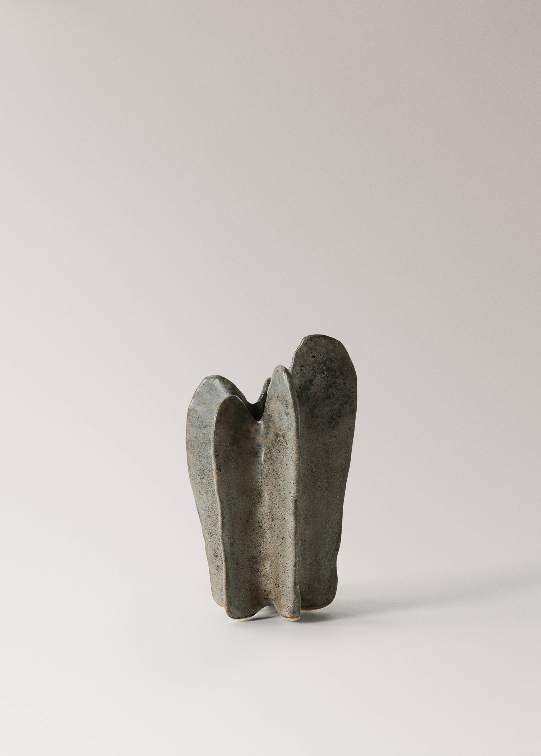 Organic stoneware vase - Article without model