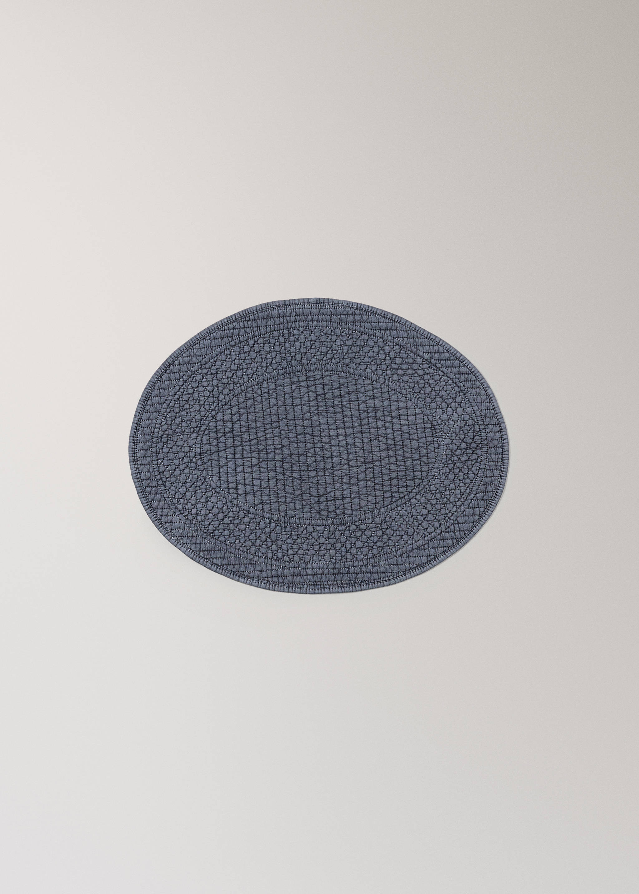 Oval quilted placemat - Article without model