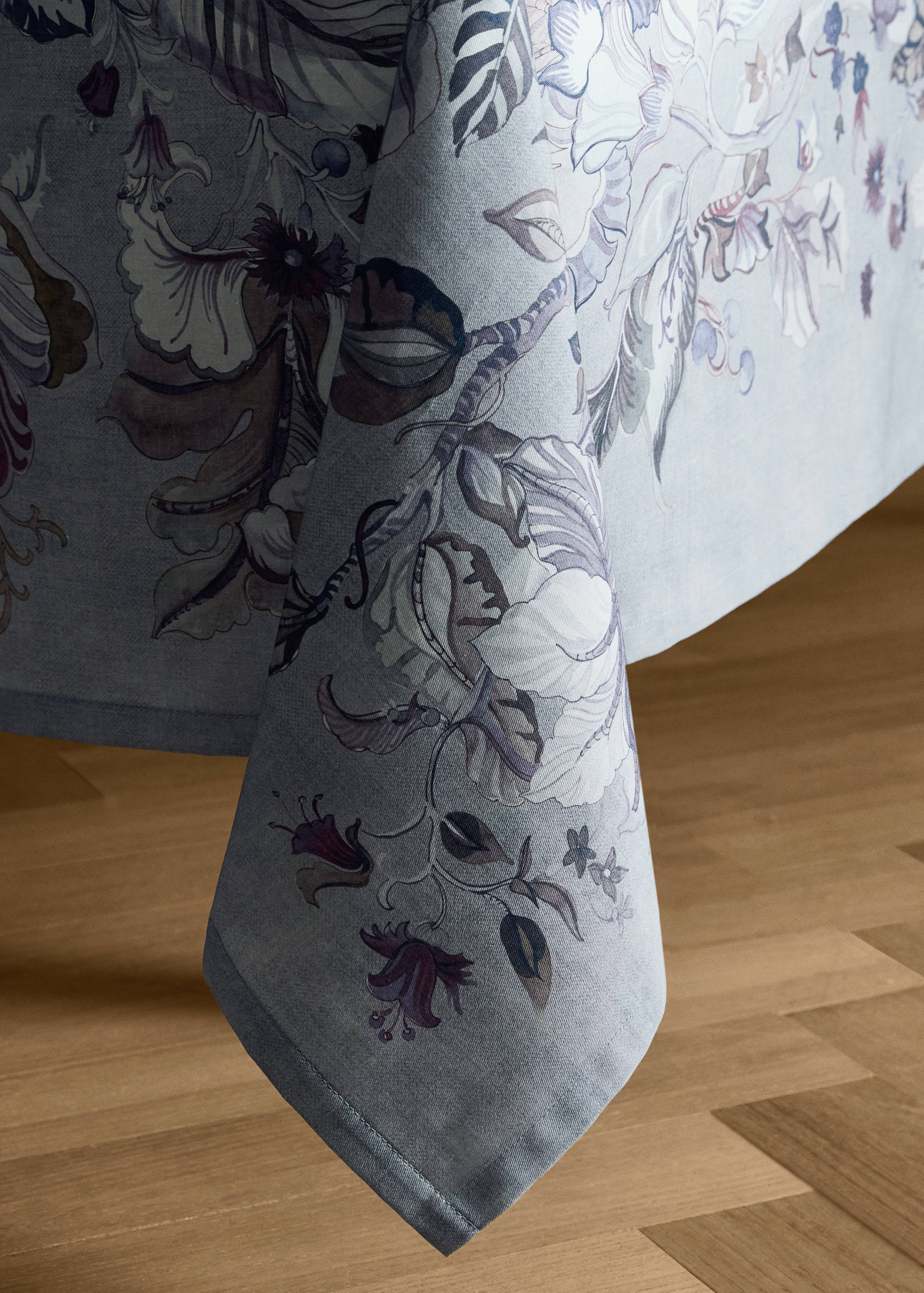 Cotton tablecloth with floral design for 8 to 10 diners - Details of the article 8