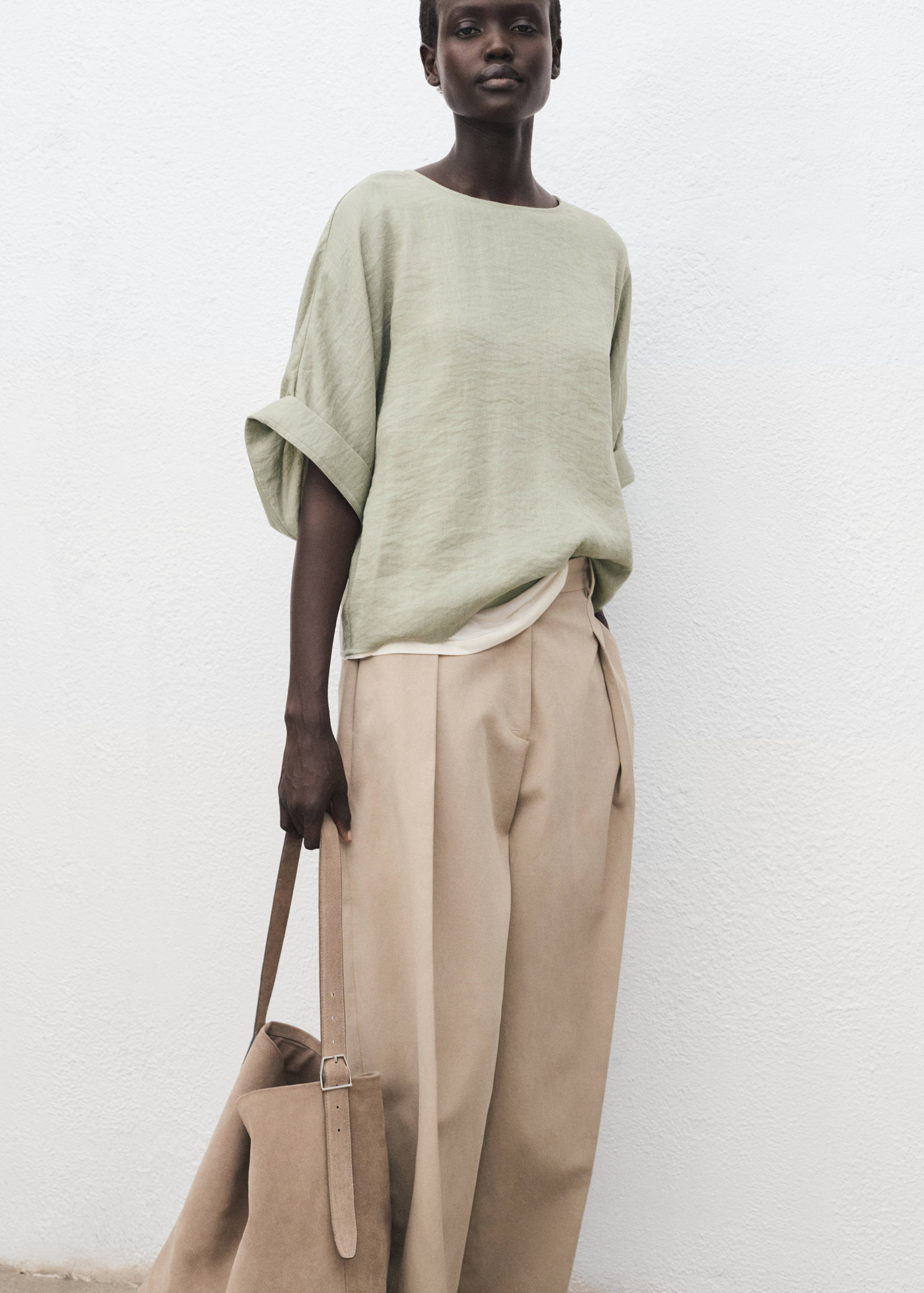 Блузка оверсайз с подвернутыми рукавами - Деталь изделия 2