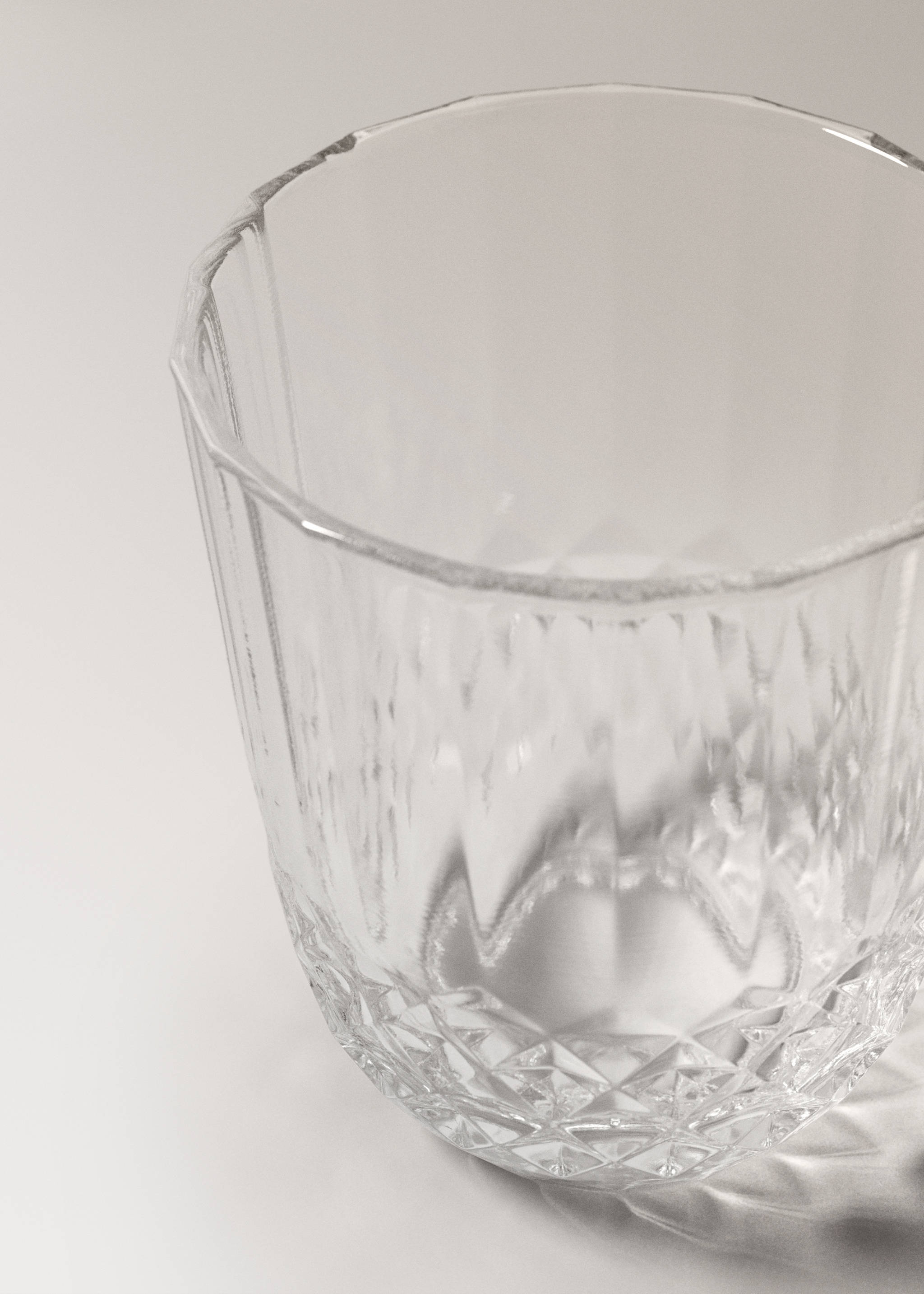 Embossed glass - Details of the article 1