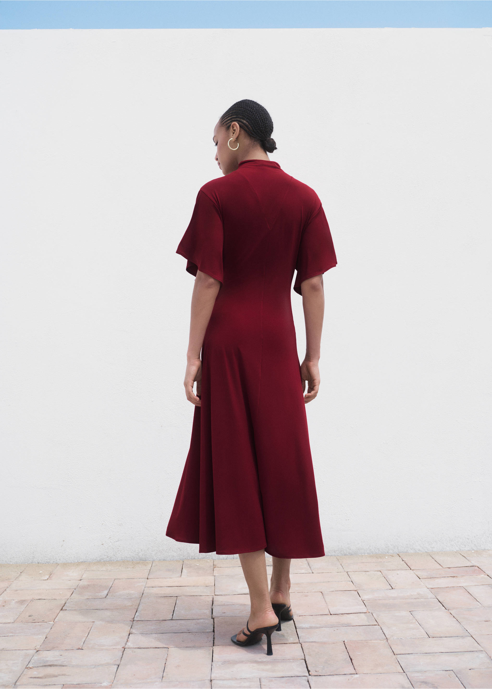 A-line dress with bell sleeves - Reverse of the article, Burgundy. Ref: 17014078-00.