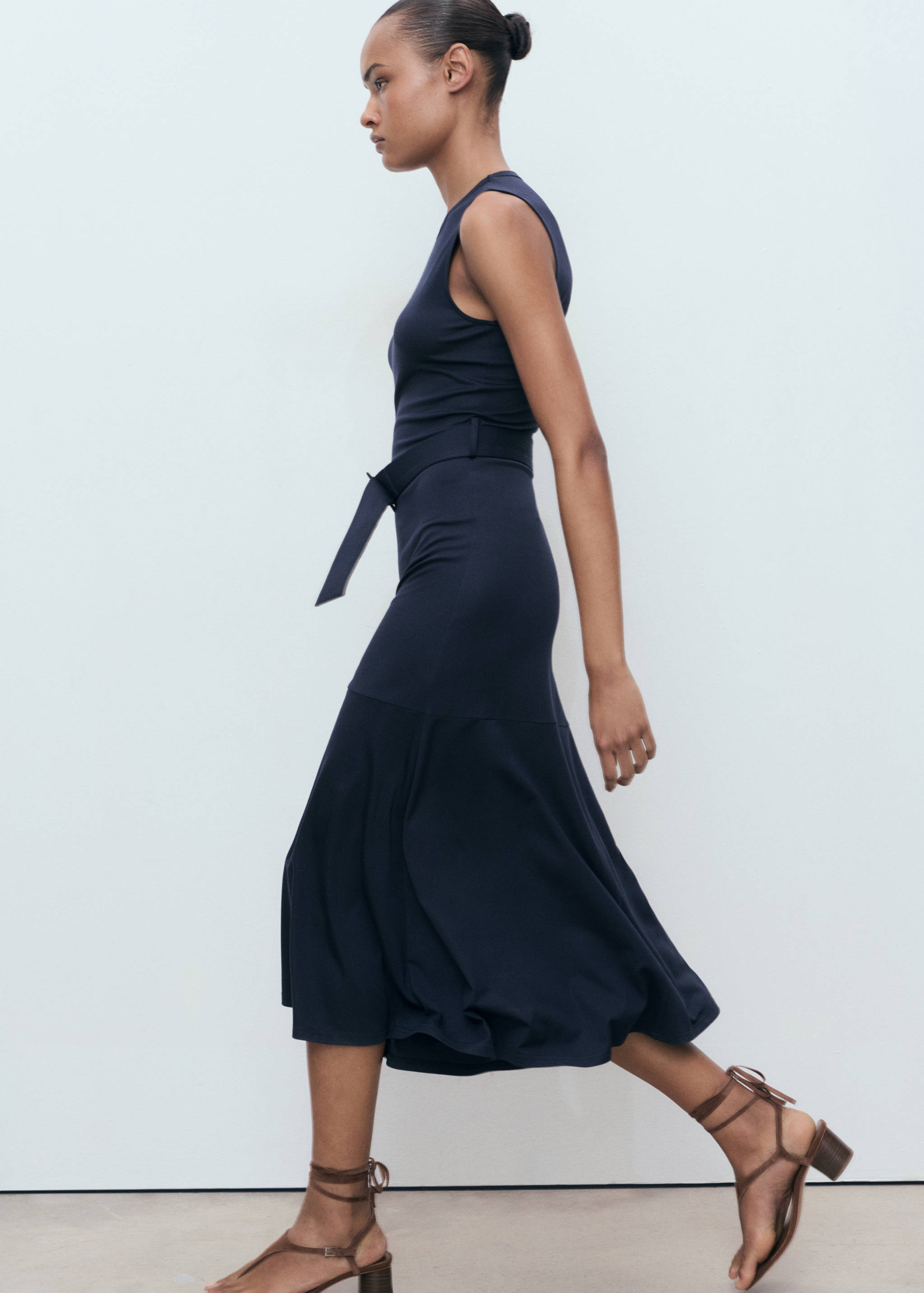 Belt midi dress - Details of the article 2