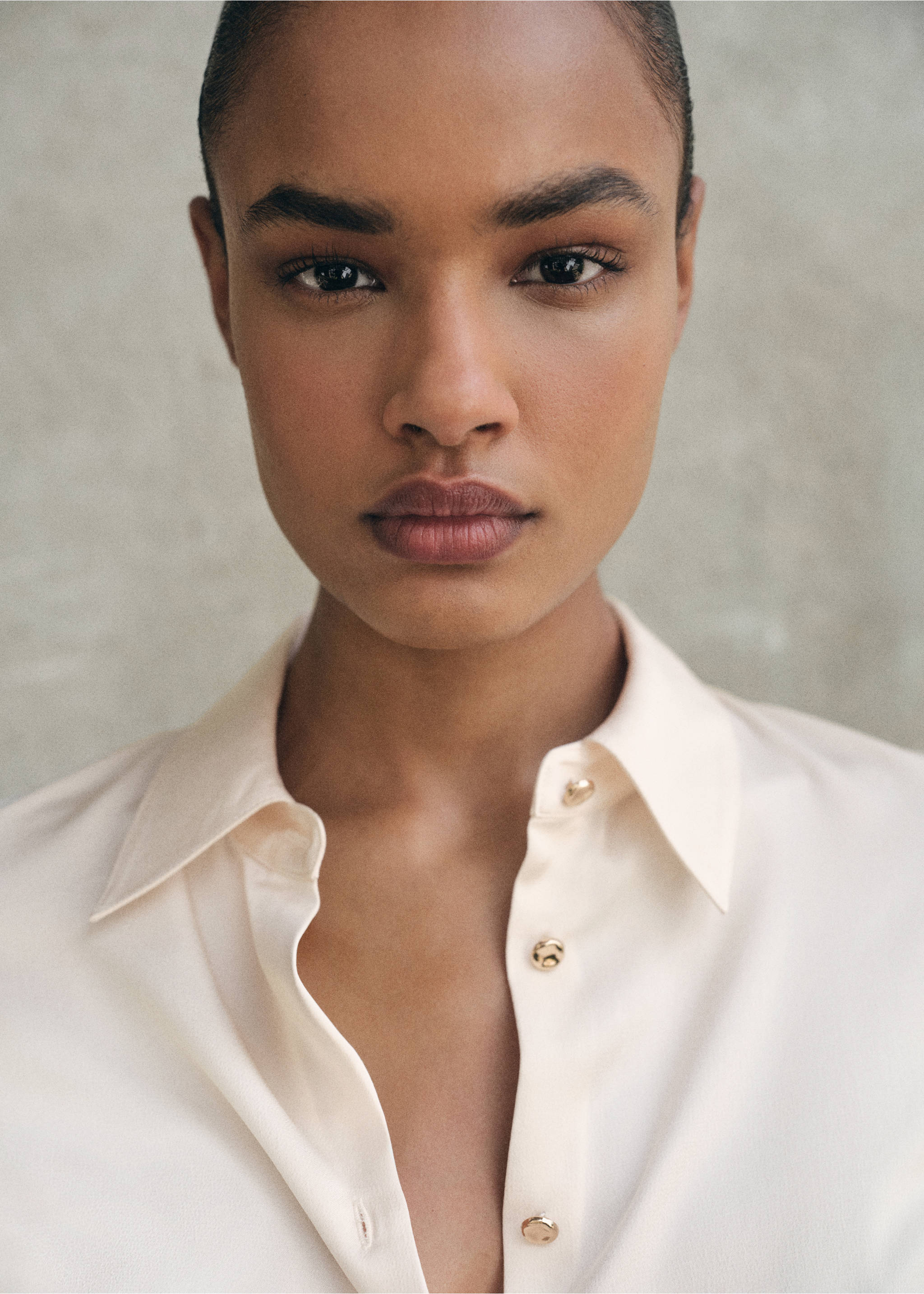 Chemise fluide satinée - Détail de l'article 1, Écru. Ref: 17014087-00.