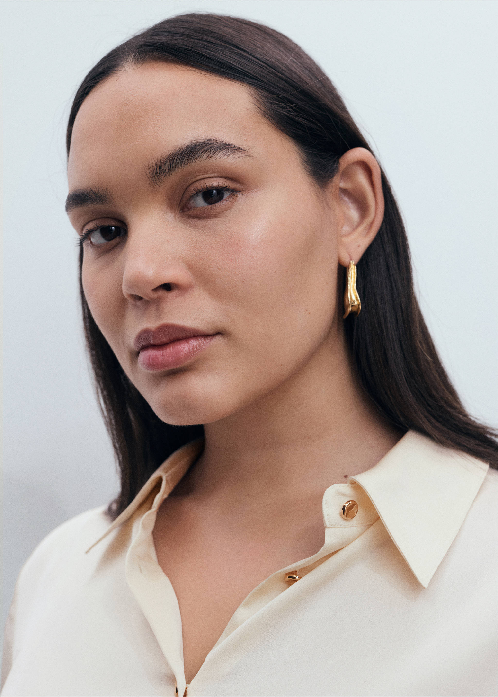 Chemise fluide satinée - Détail de l'article 4, Écru. Ref: 17014087-00.