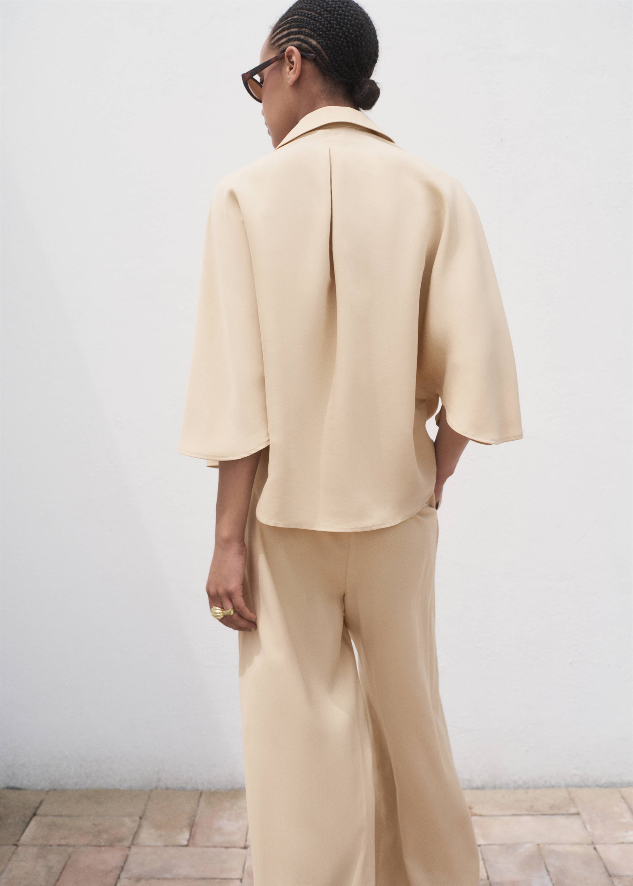 Oversized three-quarter sleeve shirt - Reverse of the article