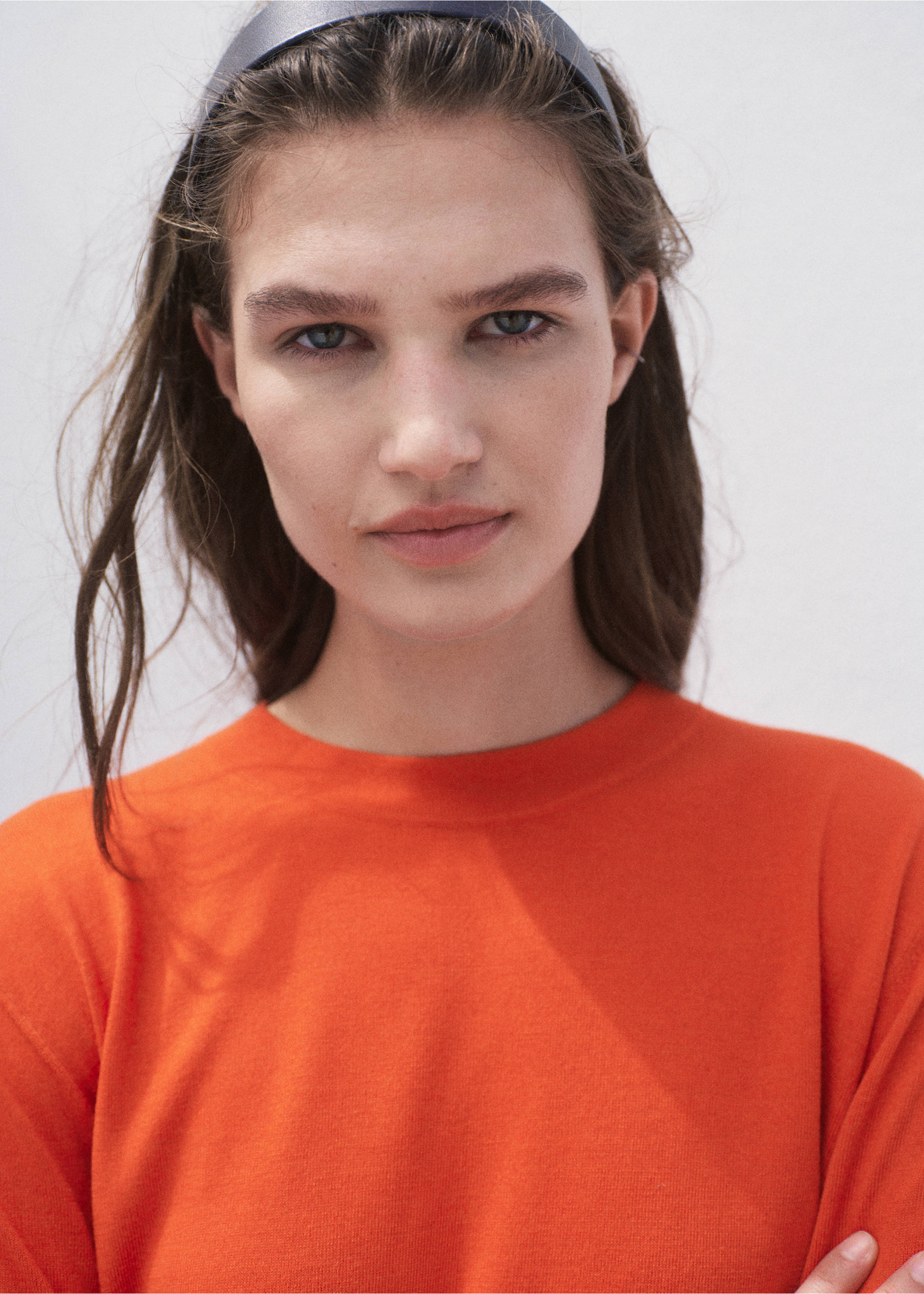 Short-sleeved fine-knit sweater - Details of the article 1, Dark Orange. Ref: 17014104-00.