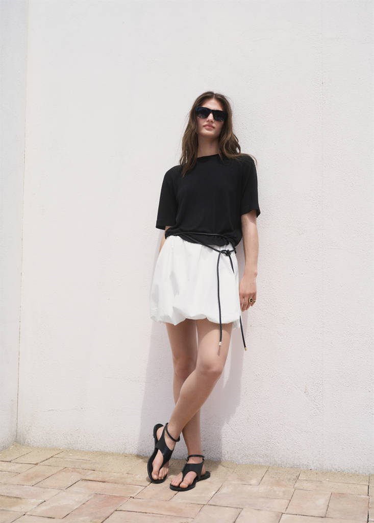 Short-sleeved fine-knit sweater — Black